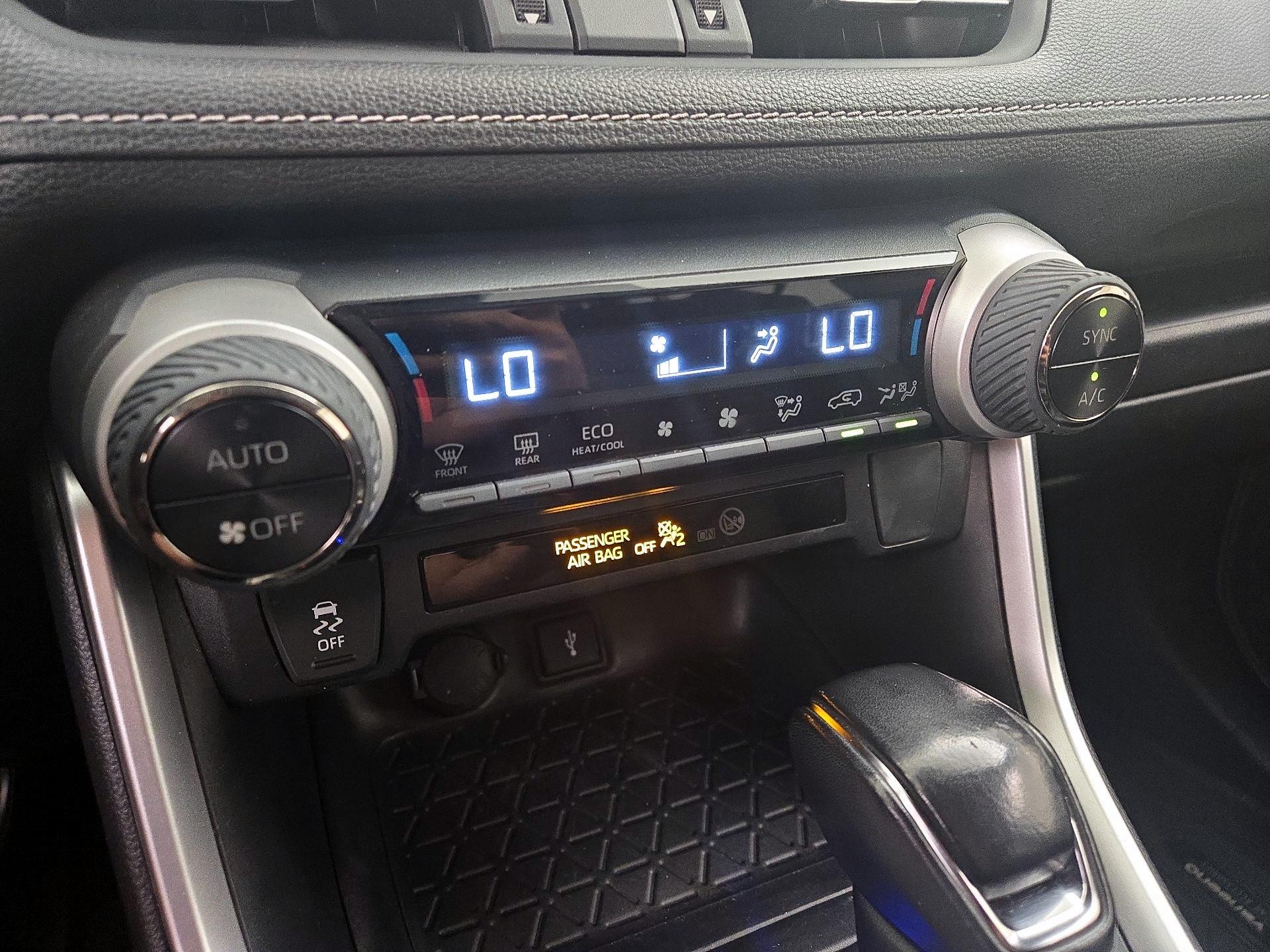 Thumbnail: 2021 Toyota RAV4 - 16