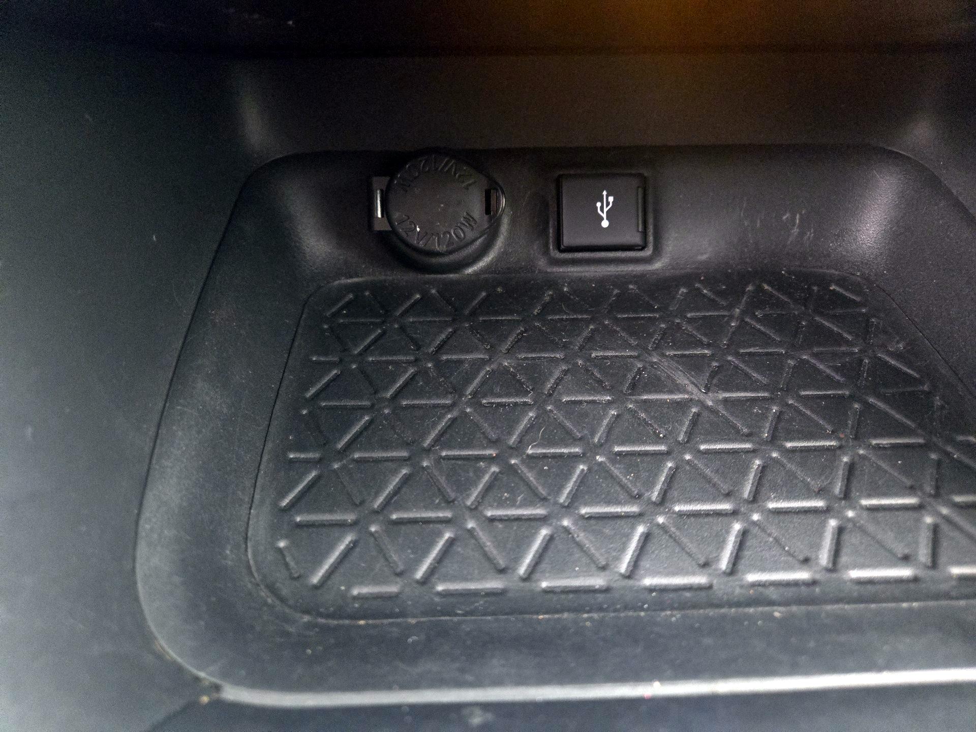 Thumbnail: 2021 Toyota RAV4 - 18