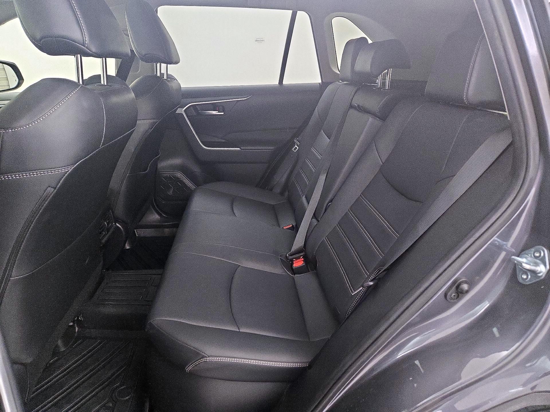 Thumbnail: 2021 Toyota RAV4 - 20