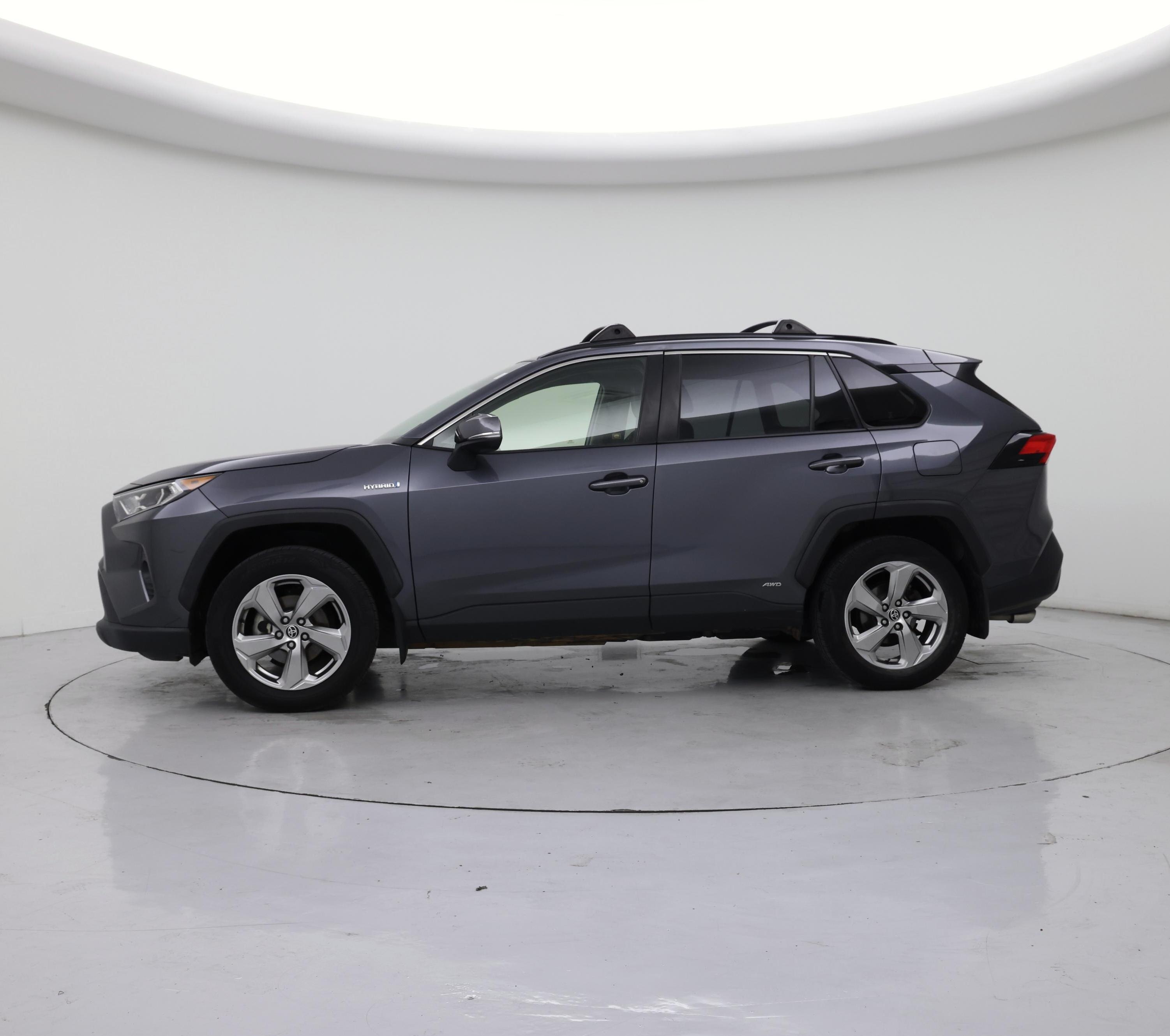 Thumbnail: 2021 Toyota RAV4 - 3