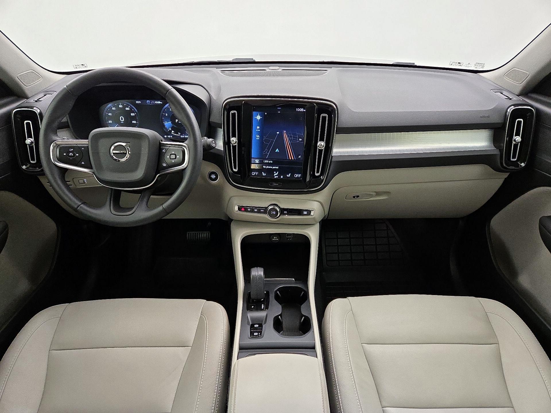 Thumbnail: 2021 Volvo XC40 - 9