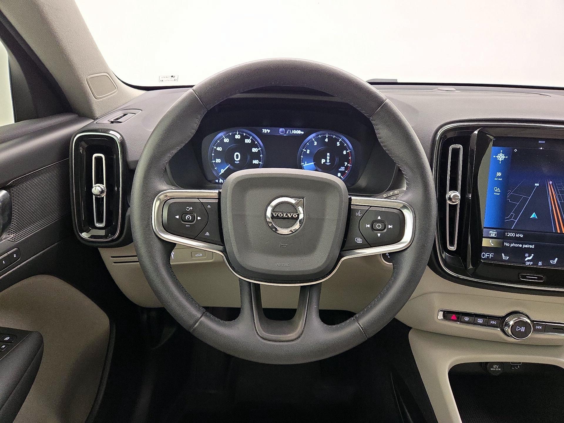 Thumbnail: 2021 Volvo XC40 - 10