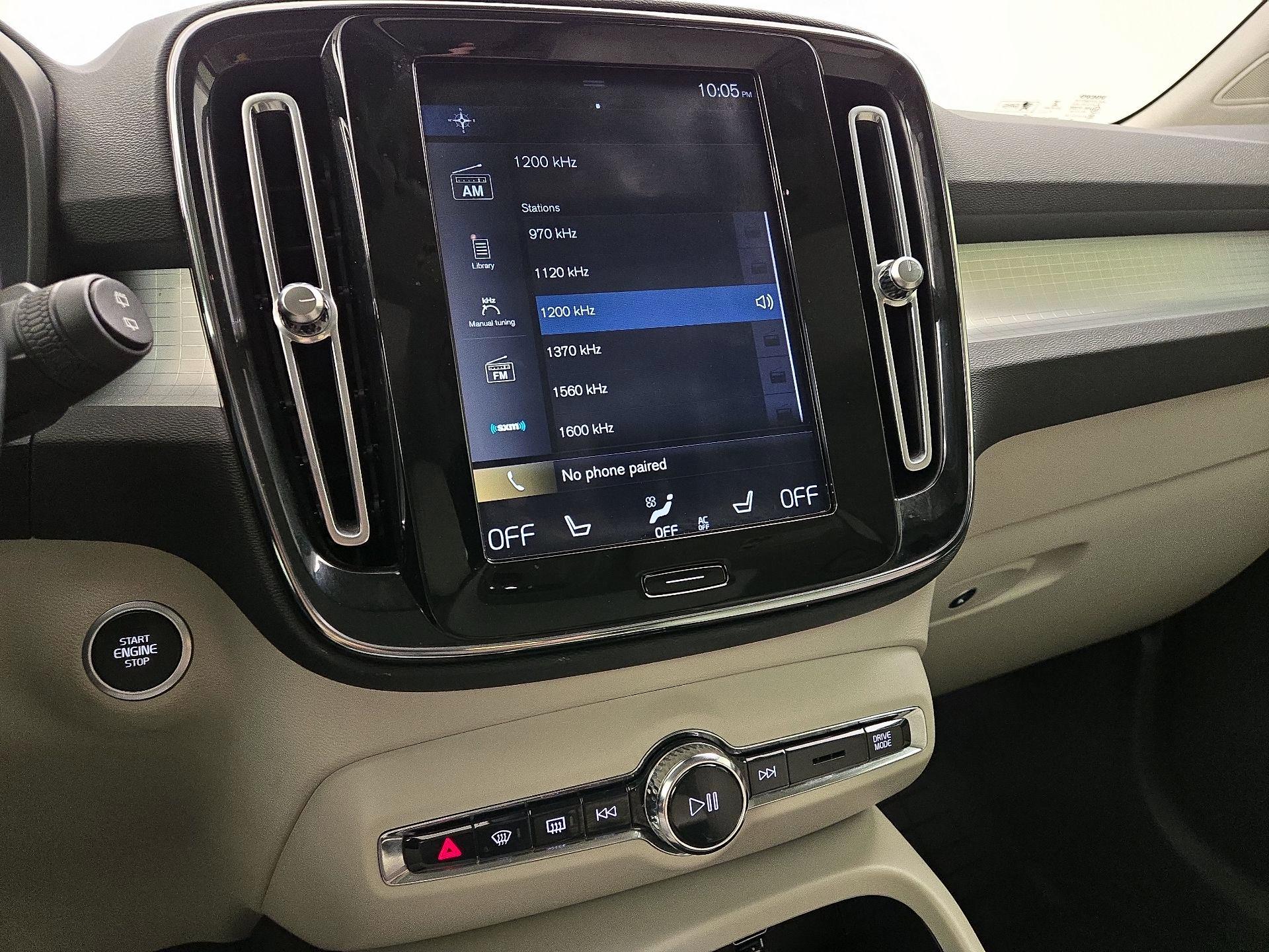 Thumbnail: 2021 Volvo XC40 - 16