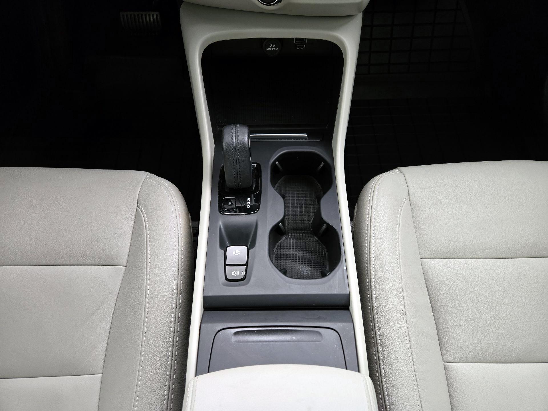 Thumbnail: 2021 Volvo XC40 - 18