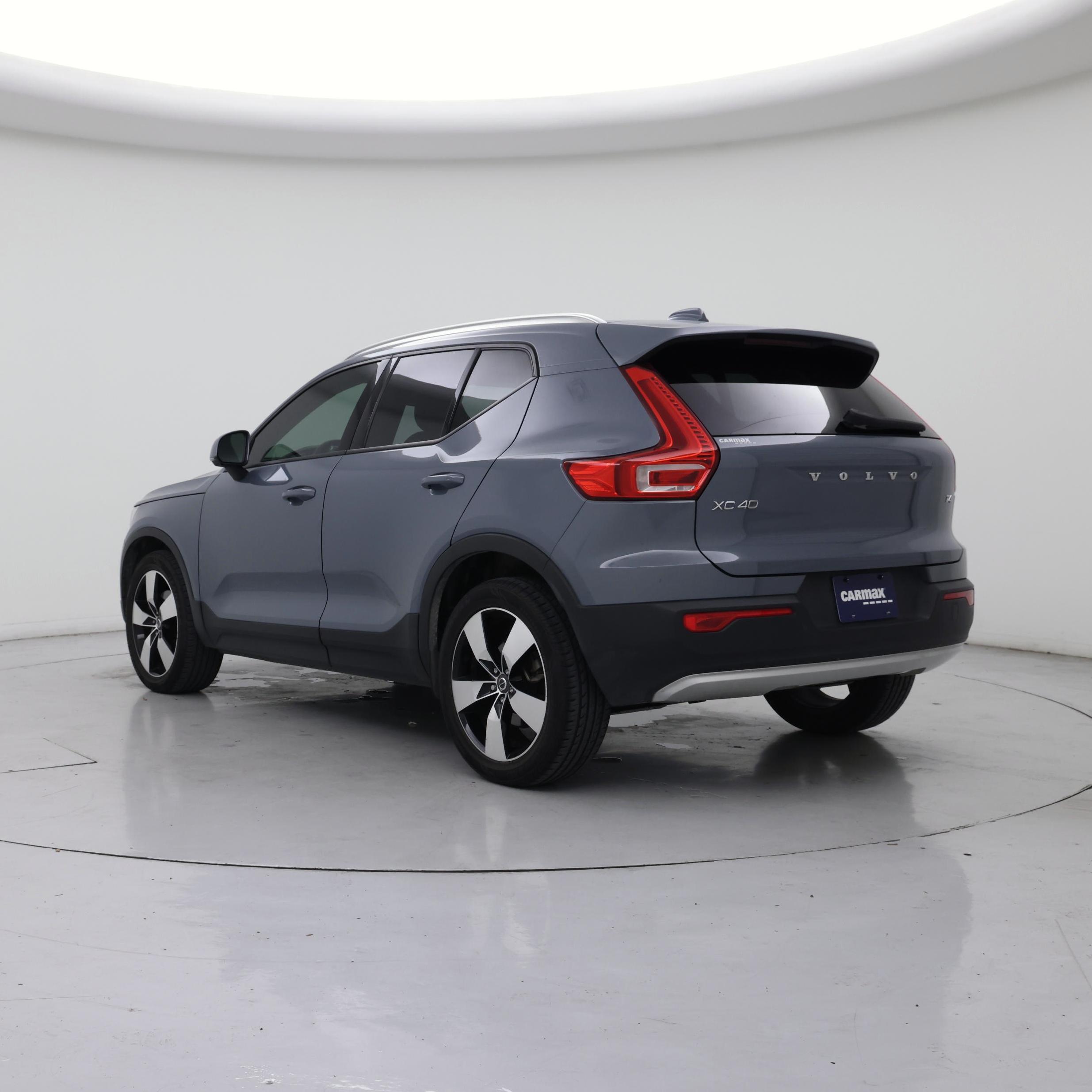 Thumbnail: 2021 Volvo XC40 - 2