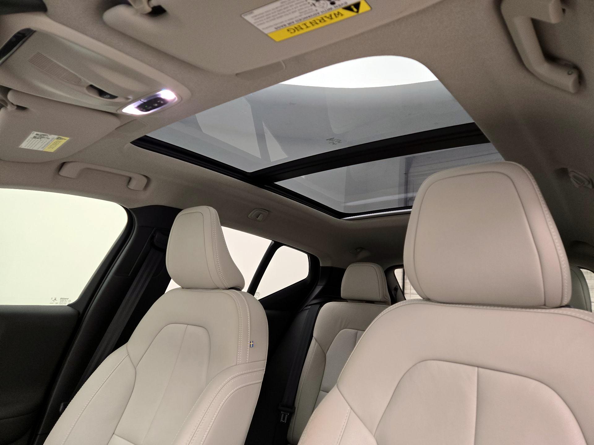 Thumbnail: 2021 Volvo XC40 - 20