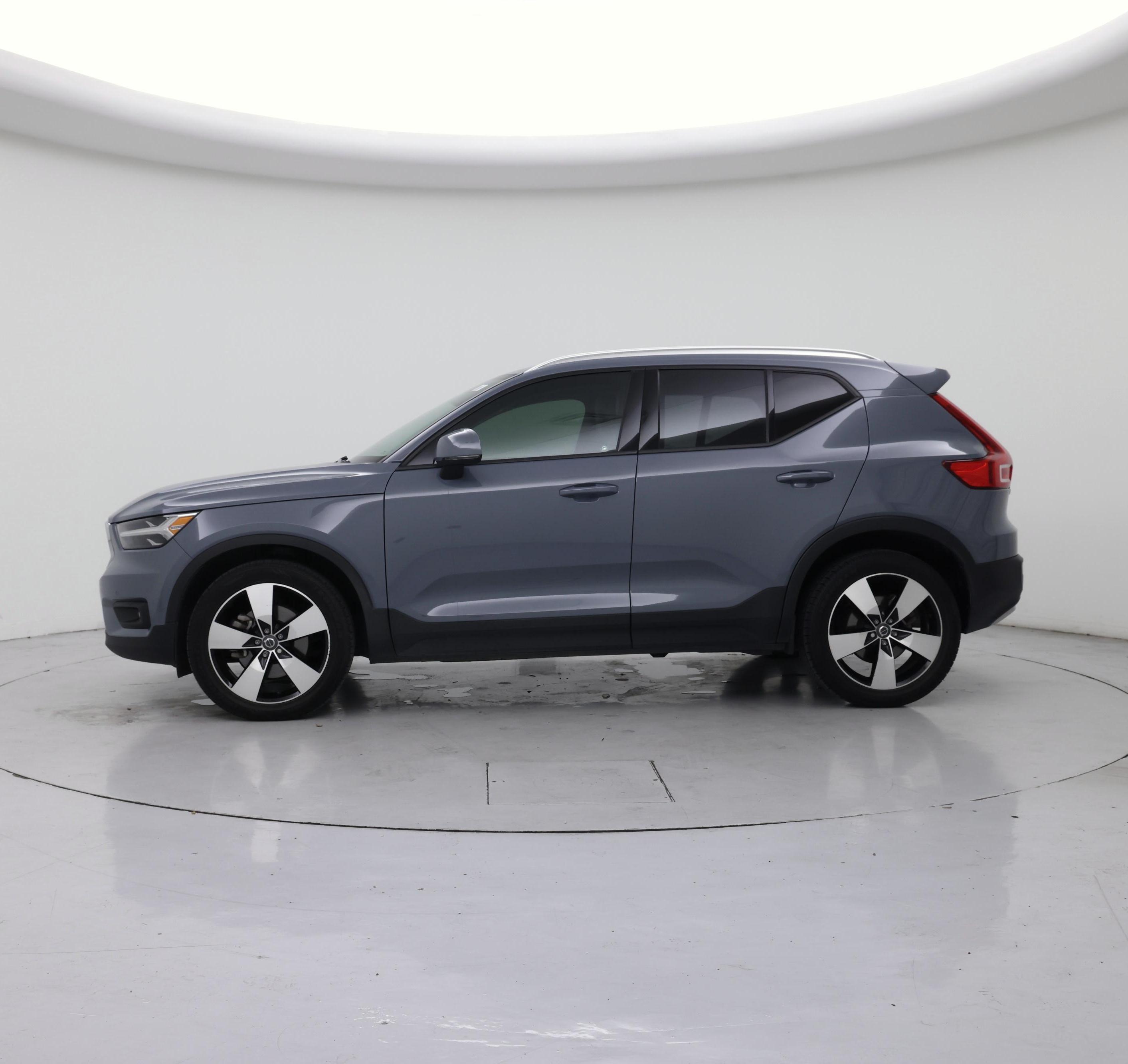 Thumbnail: 2021 Volvo XC40 - 3