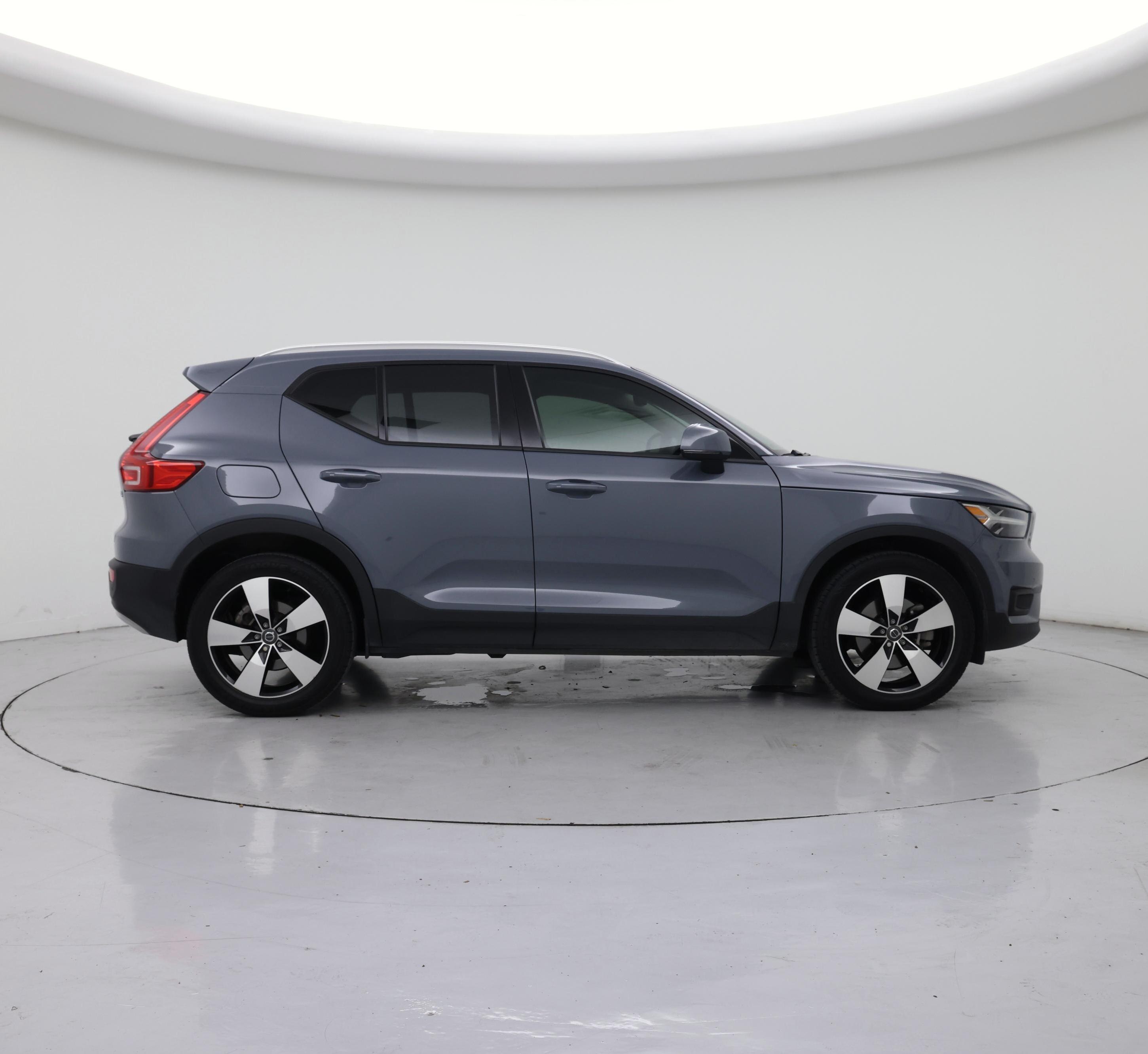 Thumbnail: 2021 Volvo XC40 - 7