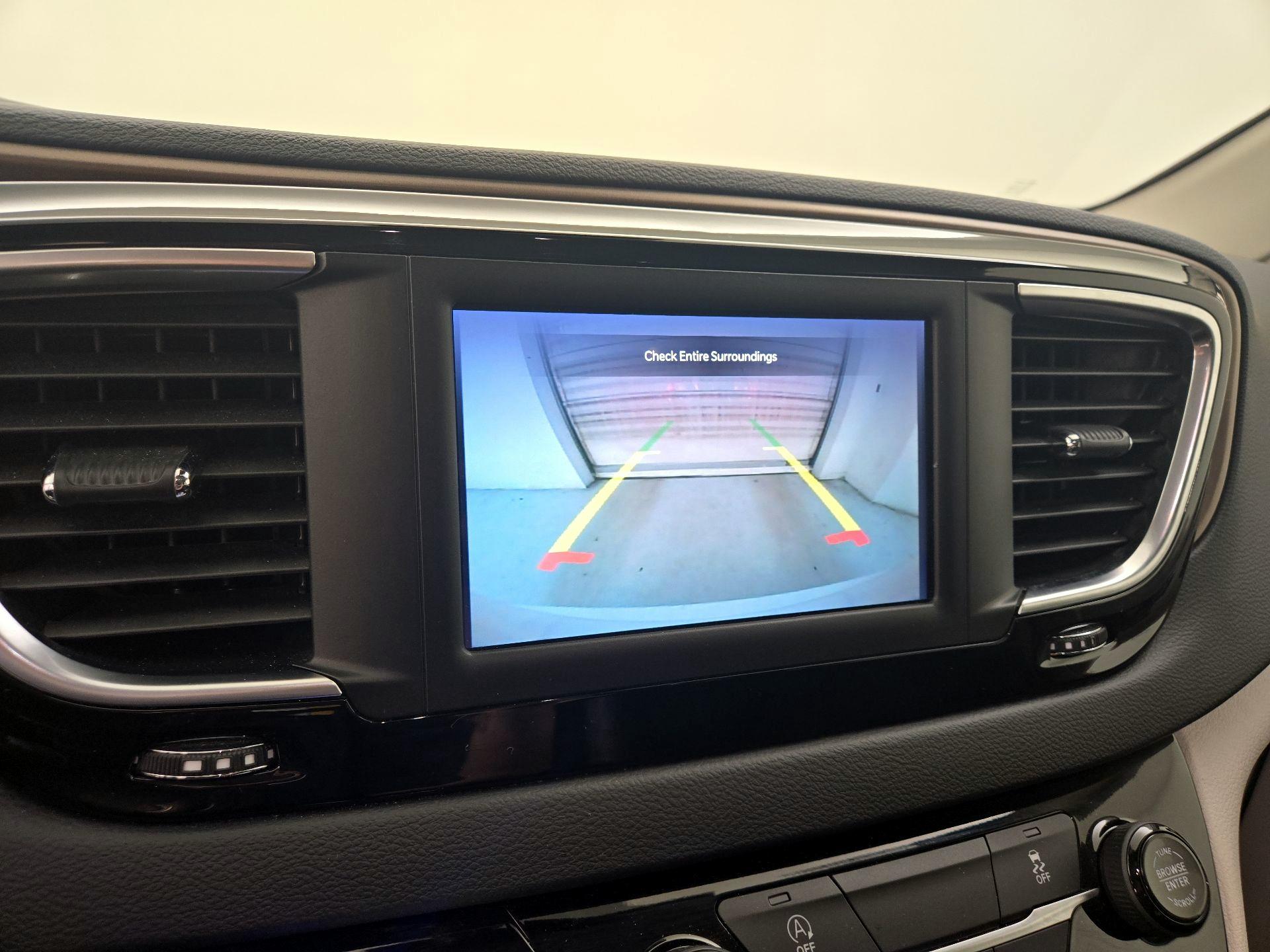 Thumbnail: 2023 Chrysler Voyager - 14