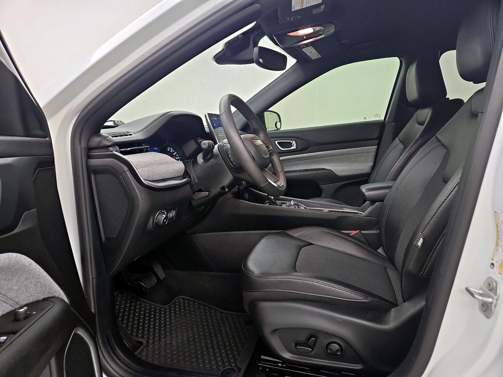 Thumbnail: 2024 Jeep Compass - 11