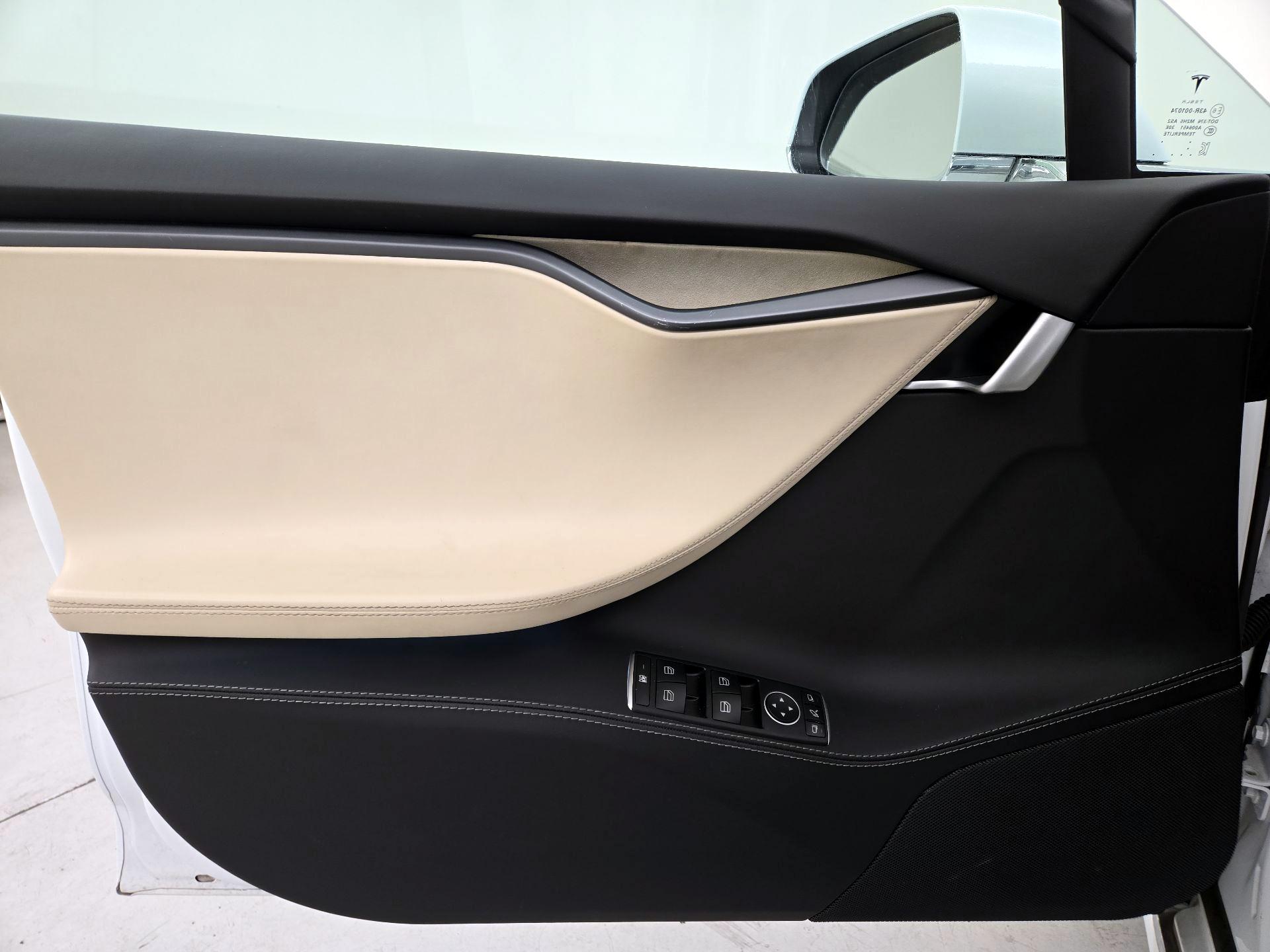 Thumbnail: 2020 Tesla Model S - 12