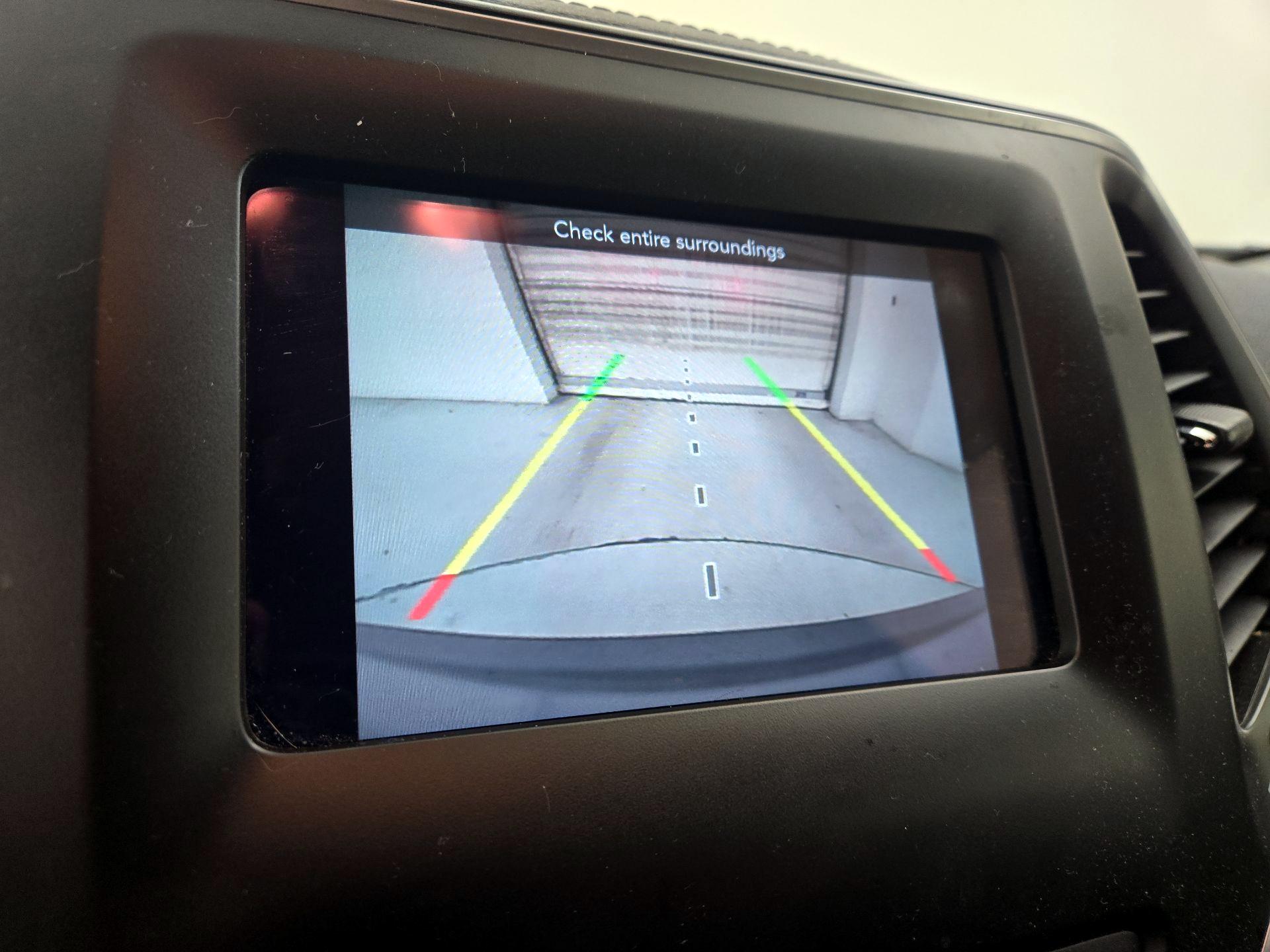 Thumbnail: 2019 Jeep Cherokee - 14