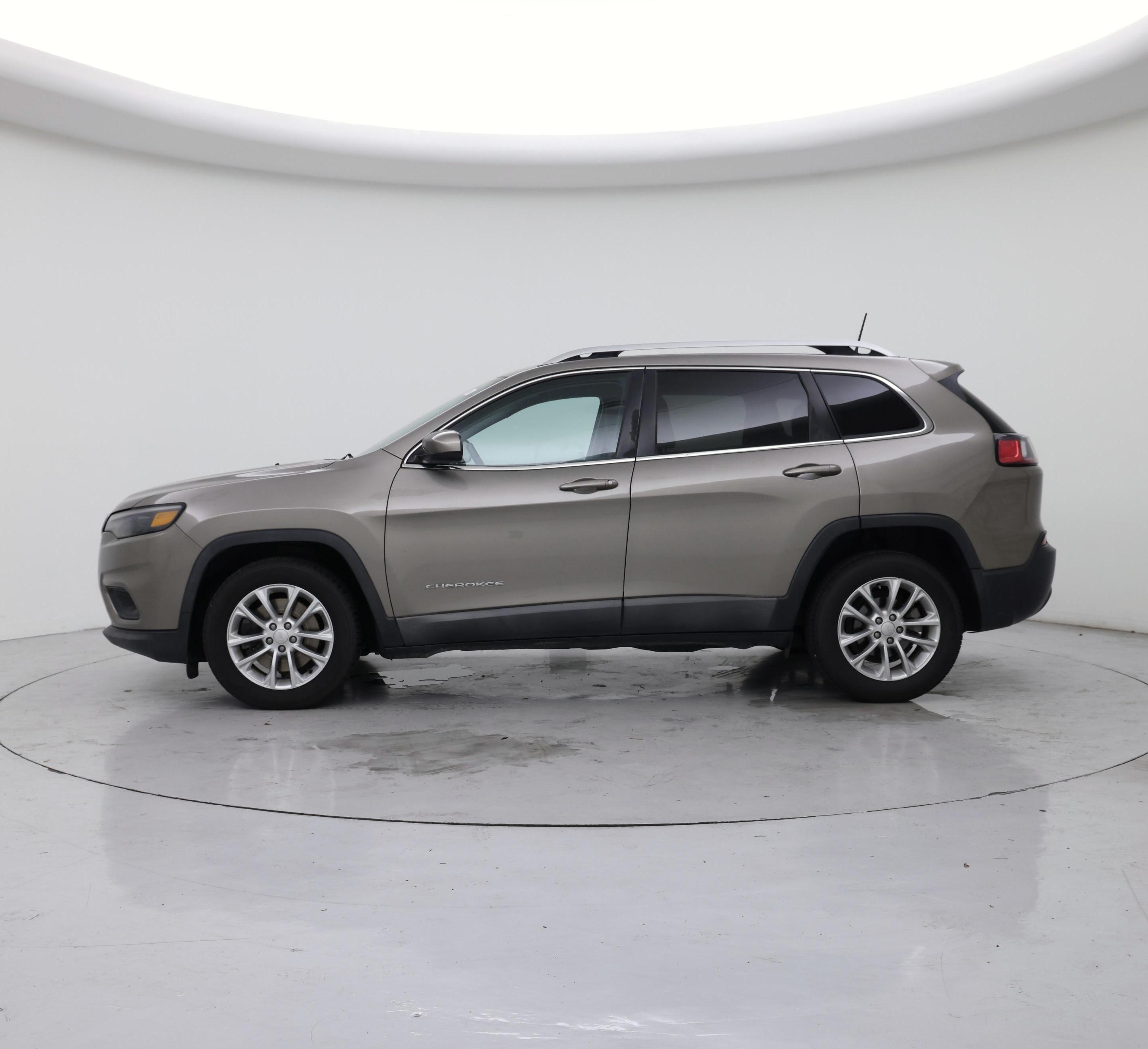 Thumbnail: 2019 Jeep Cherokee - 3