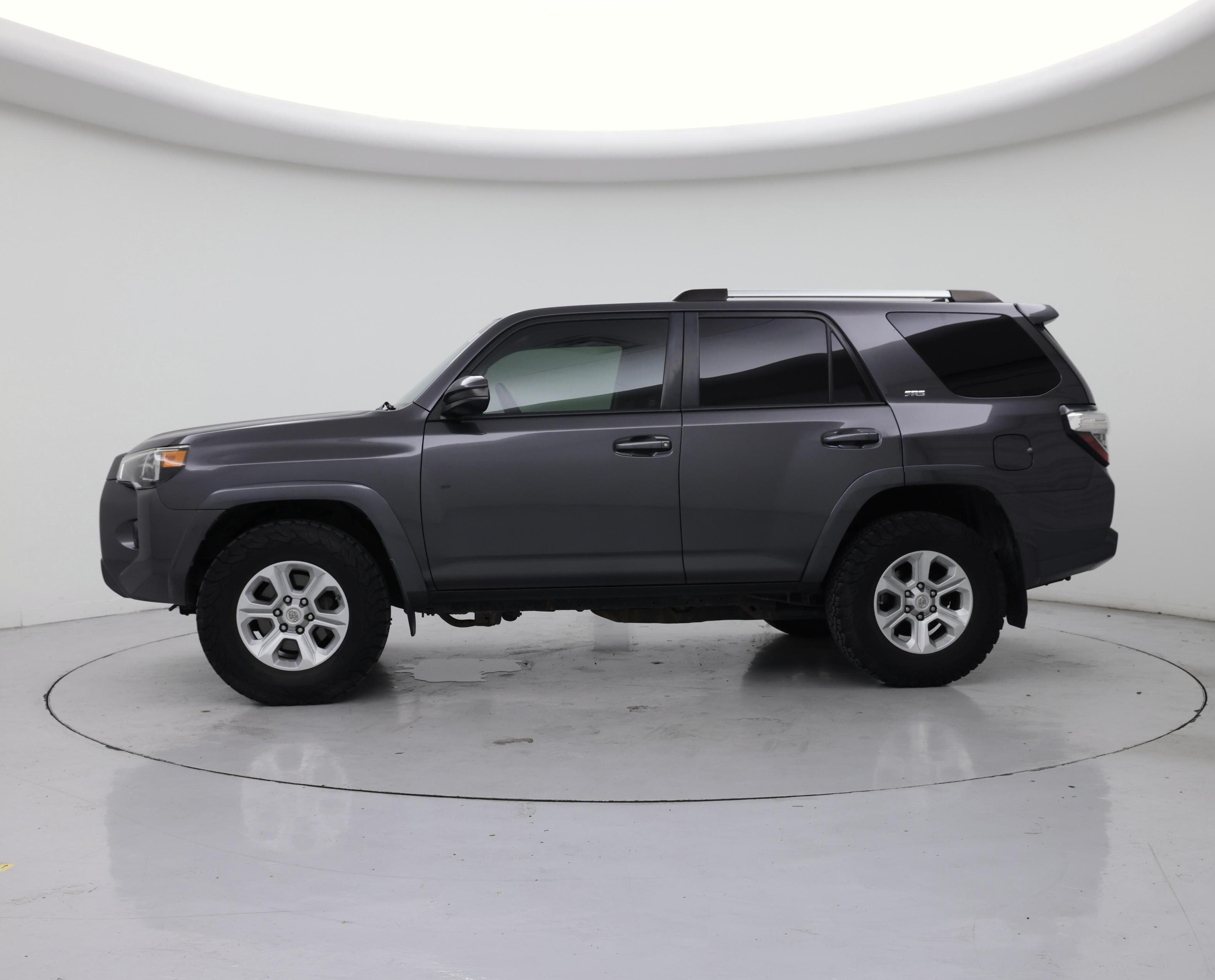 Thumbnail: 2019 Toyota 4Runner - 3