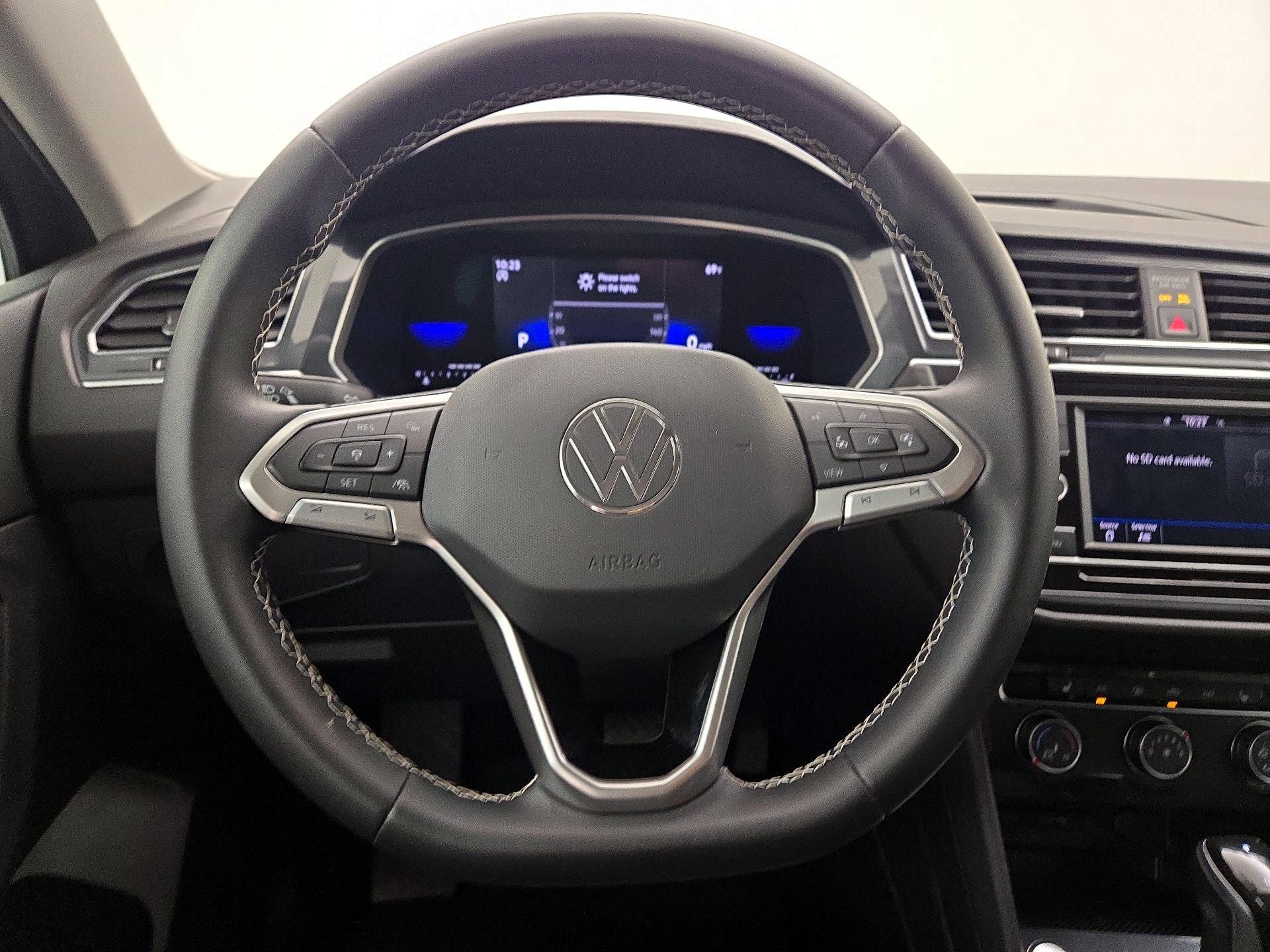 Thumbnail: 2023 Volkswagen Tiguan - 10