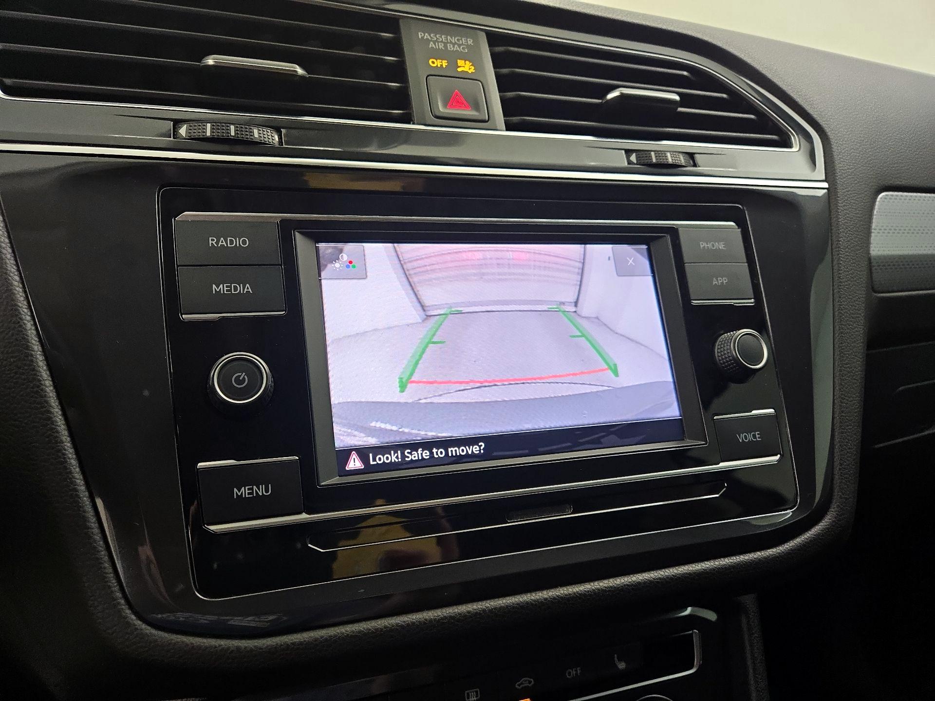 Thumbnail: 2023 Volkswagen Tiguan - 14