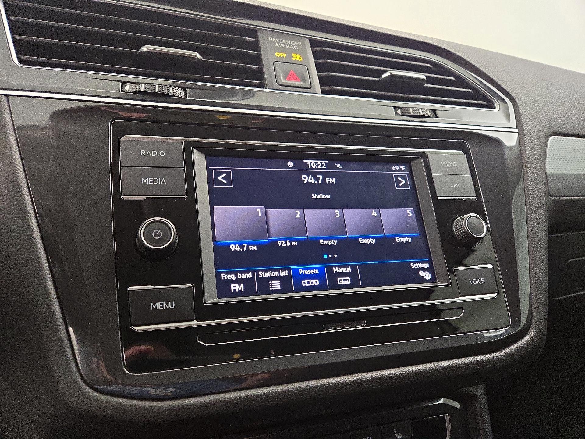 Thumbnail: 2023 Volkswagen Tiguan - 15