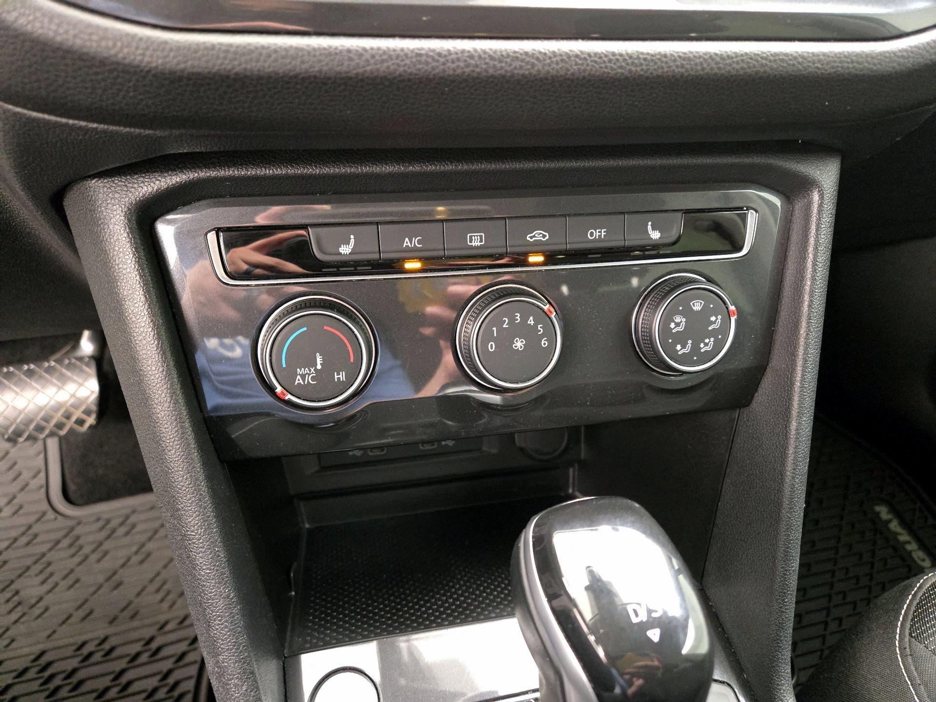 Thumbnail: 2023 Volkswagen Tiguan - 16