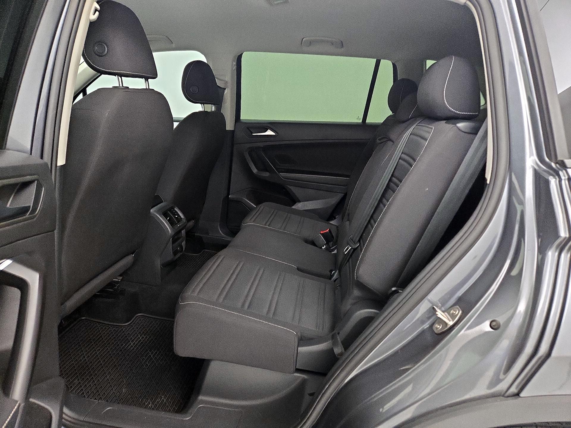 Thumbnail: 2023 Volkswagen Tiguan - 19