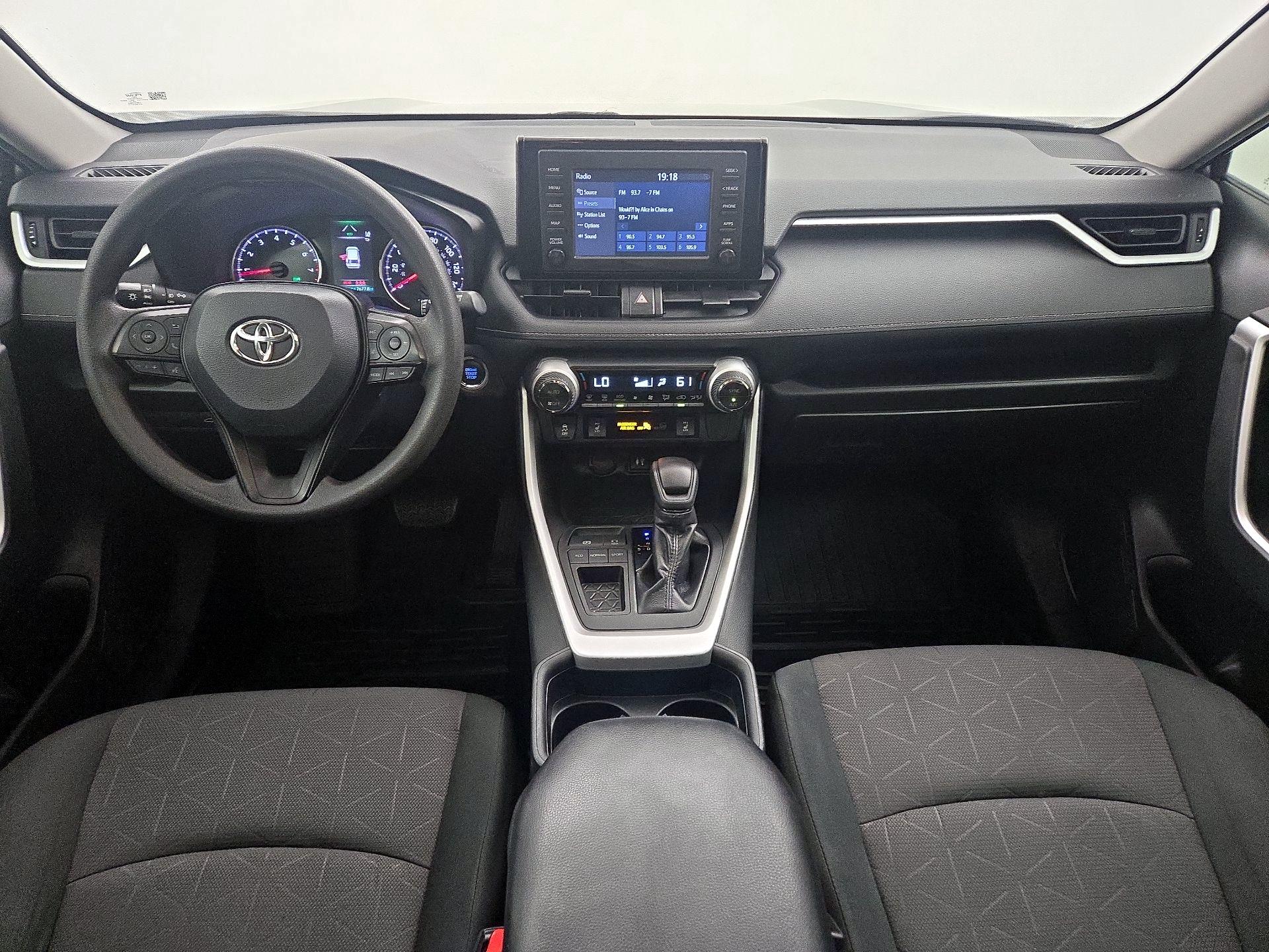 Thumbnail: 2019 Toyota RAV4 - 9