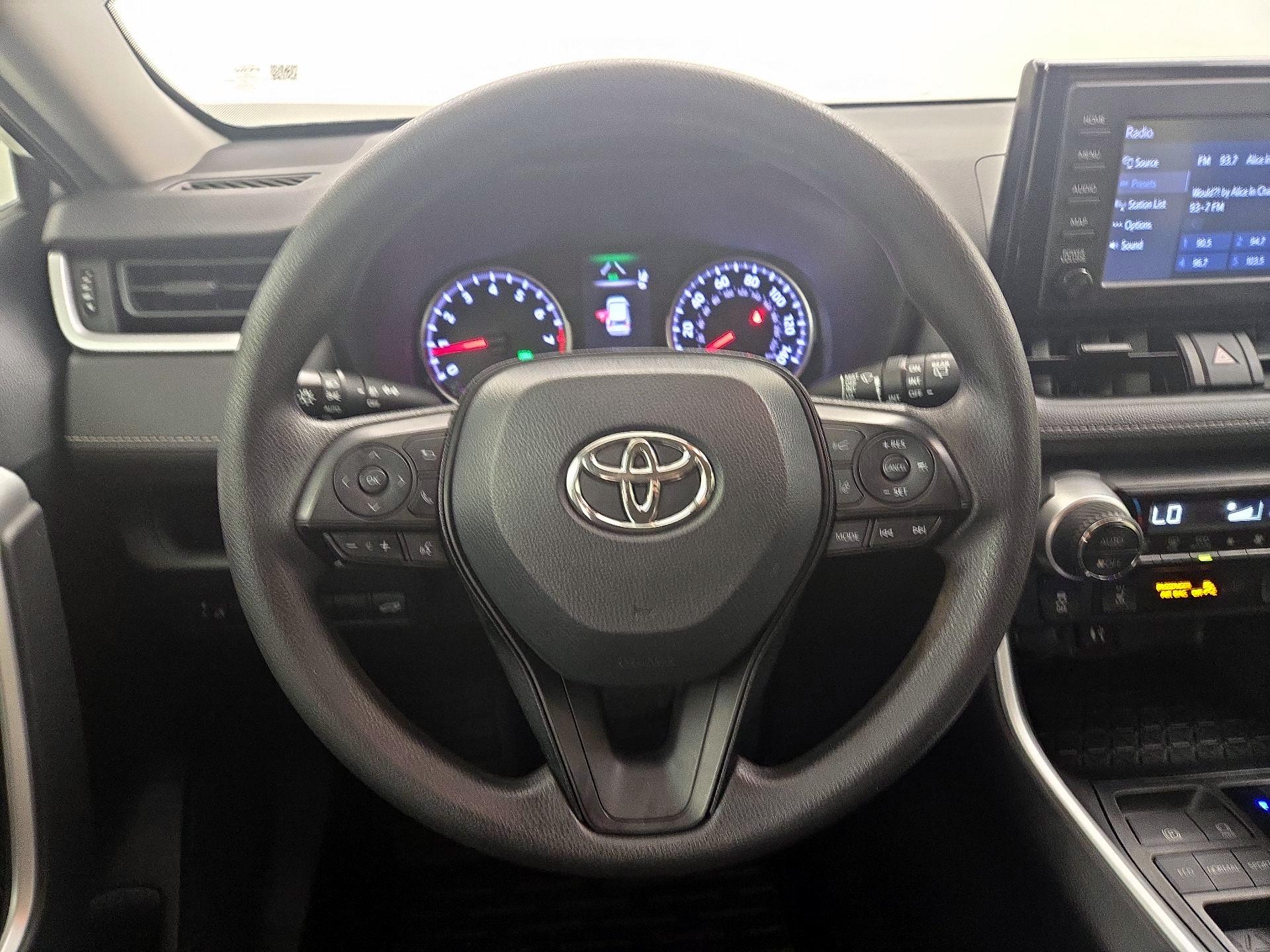 Thumbnail: 2019 Toyota RAV4 - 10