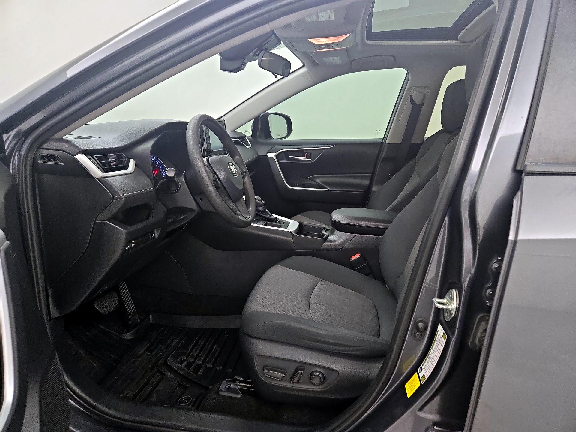 Thumbnail: 2019 Toyota RAV4 - 11