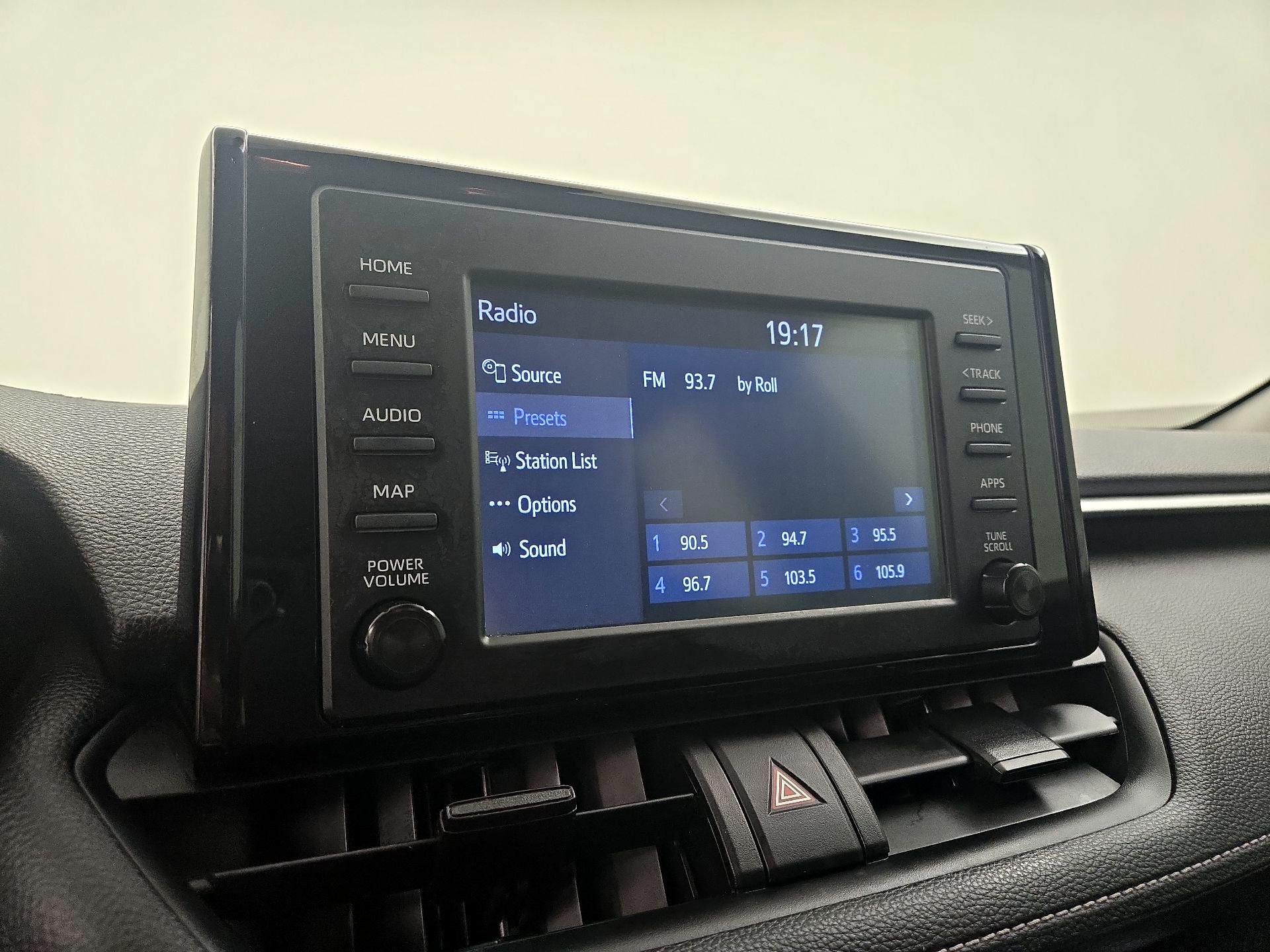 Thumbnail: 2019 Toyota RAV4 - 15