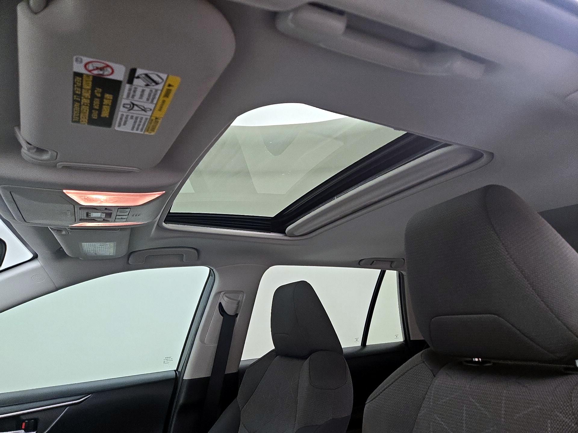 Thumbnail: 2019 Toyota RAV4 - 19