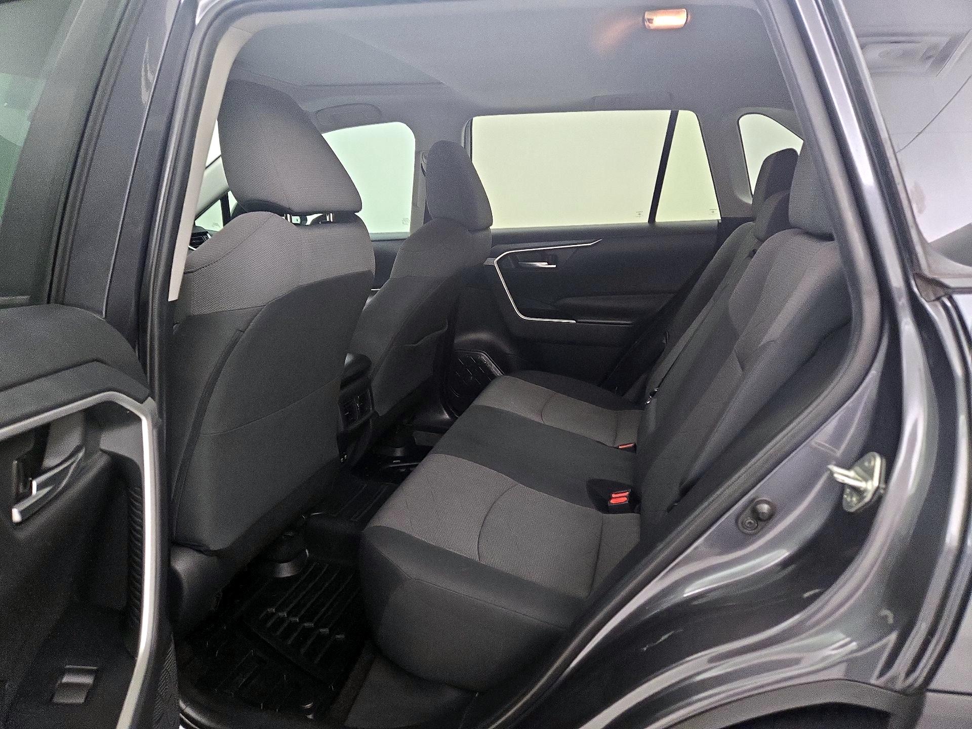 Thumbnail: 2019 Toyota RAV4 - 20