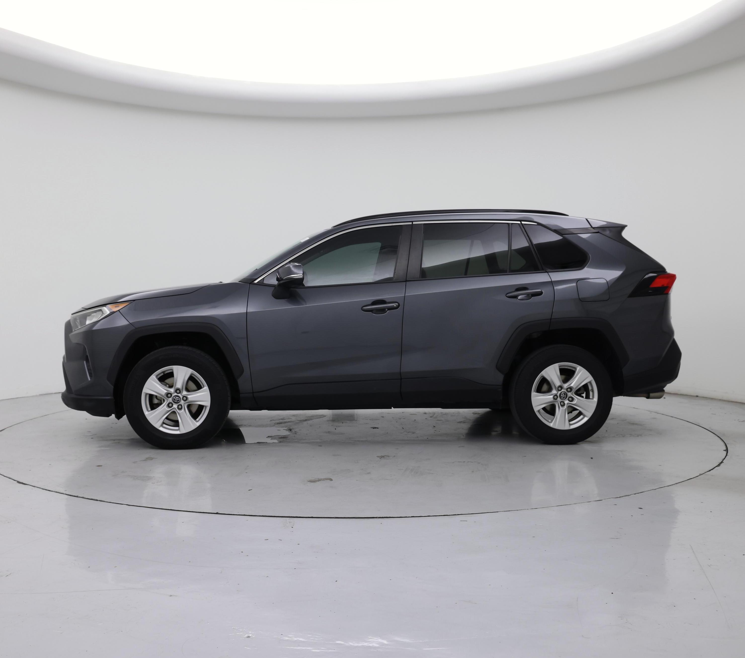 Thumbnail: 2019 Toyota RAV4 - 3