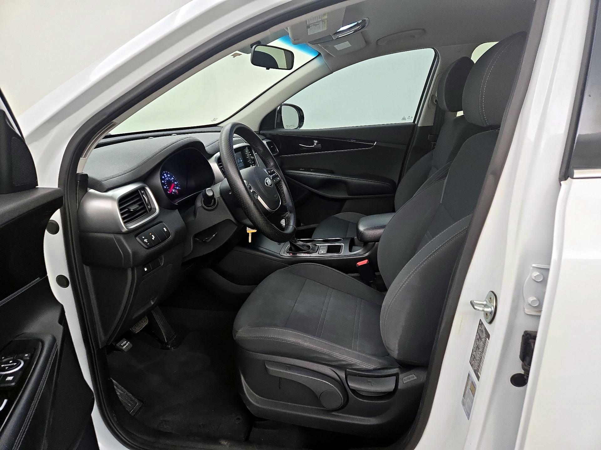 Thumbnail: 2019 Kia Sorento - 11