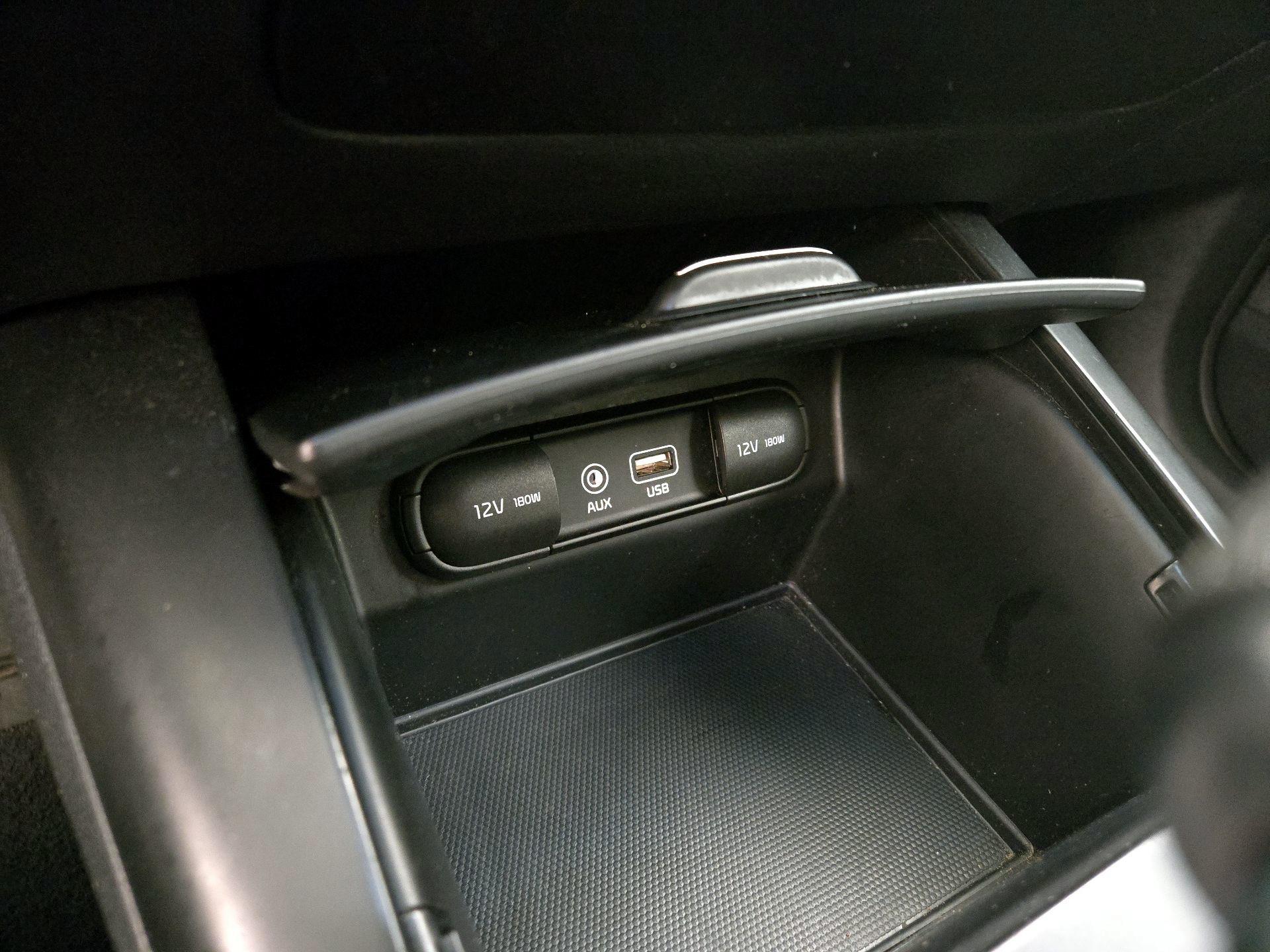 Thumbnail: 2019 Kia Sorento - 18