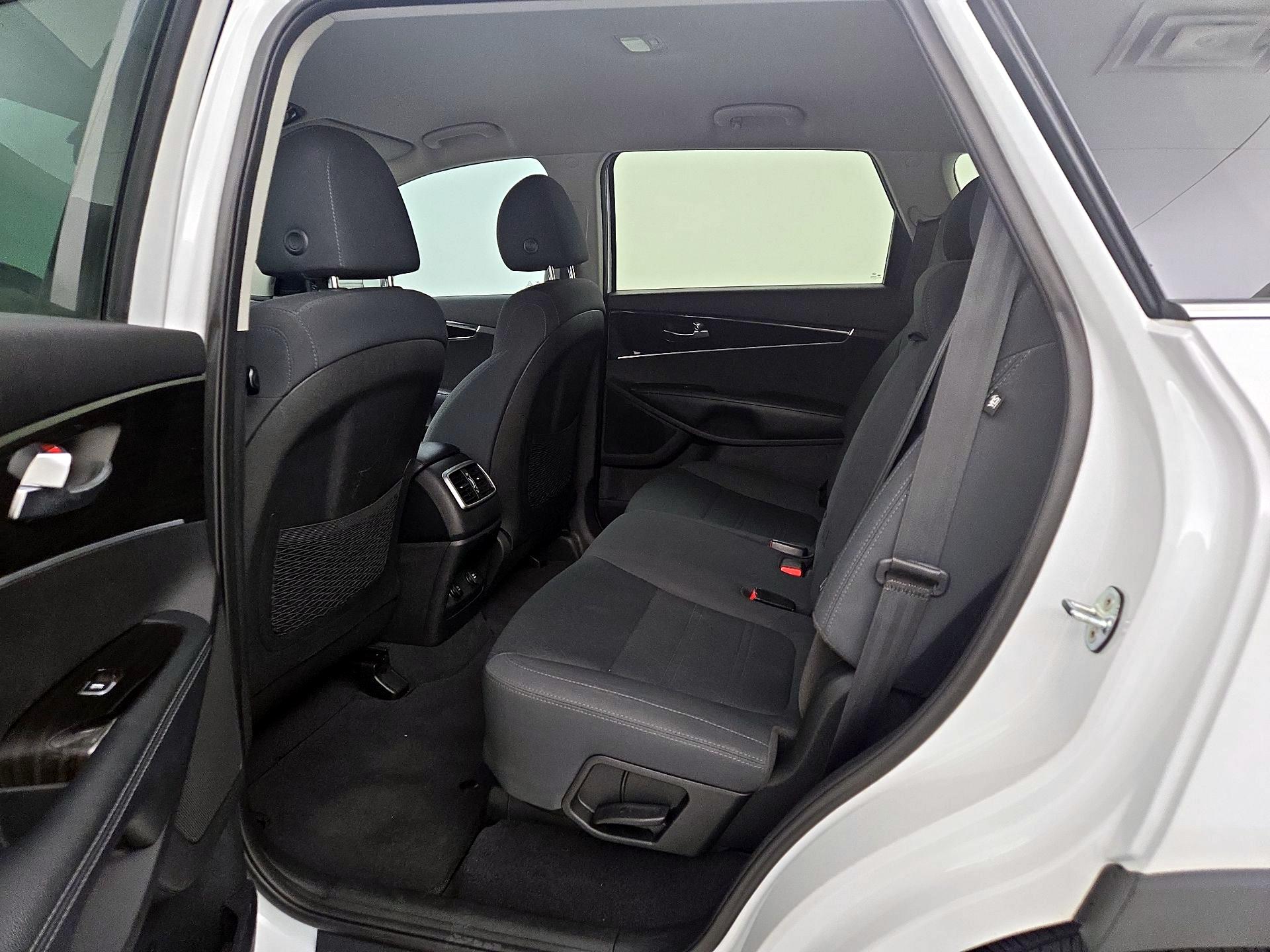 Thumbnail: 2019 Kia Sorento - 19