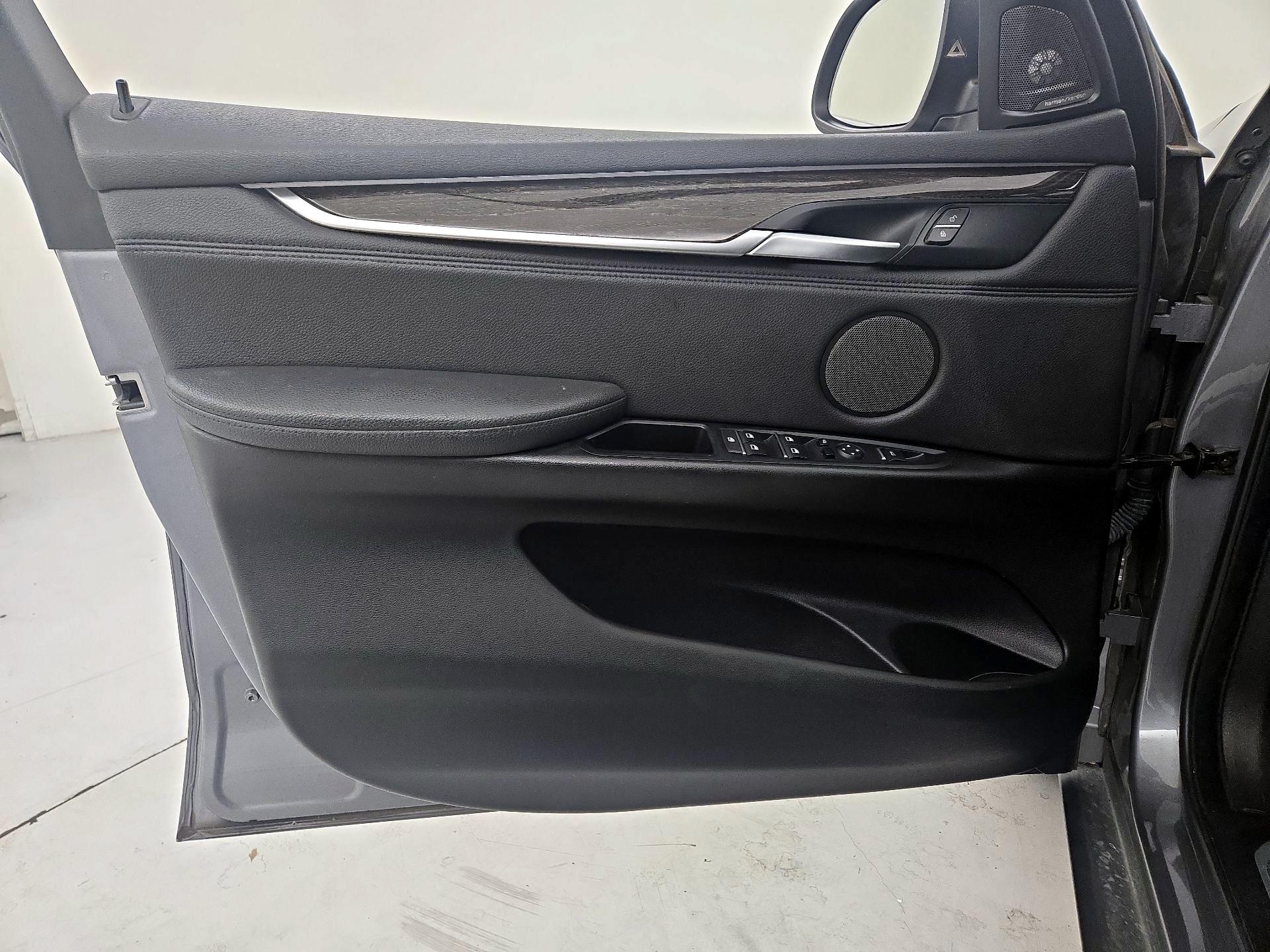 Thumbnail: 2016 BMW X5 - 12