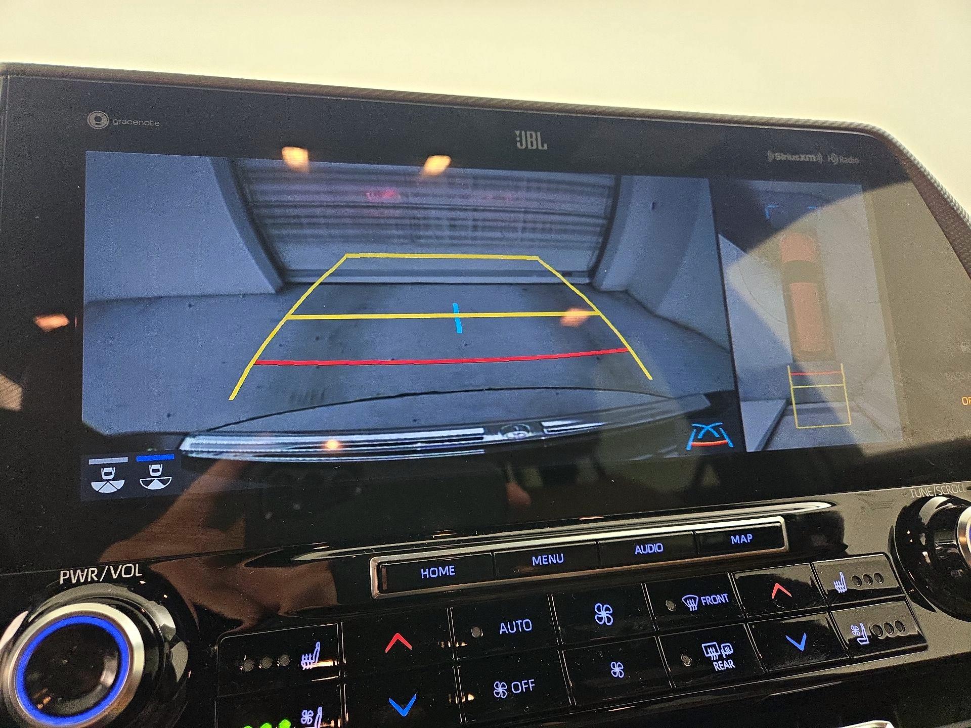 Thumbnail: 2020 Toyota Highlander - 15