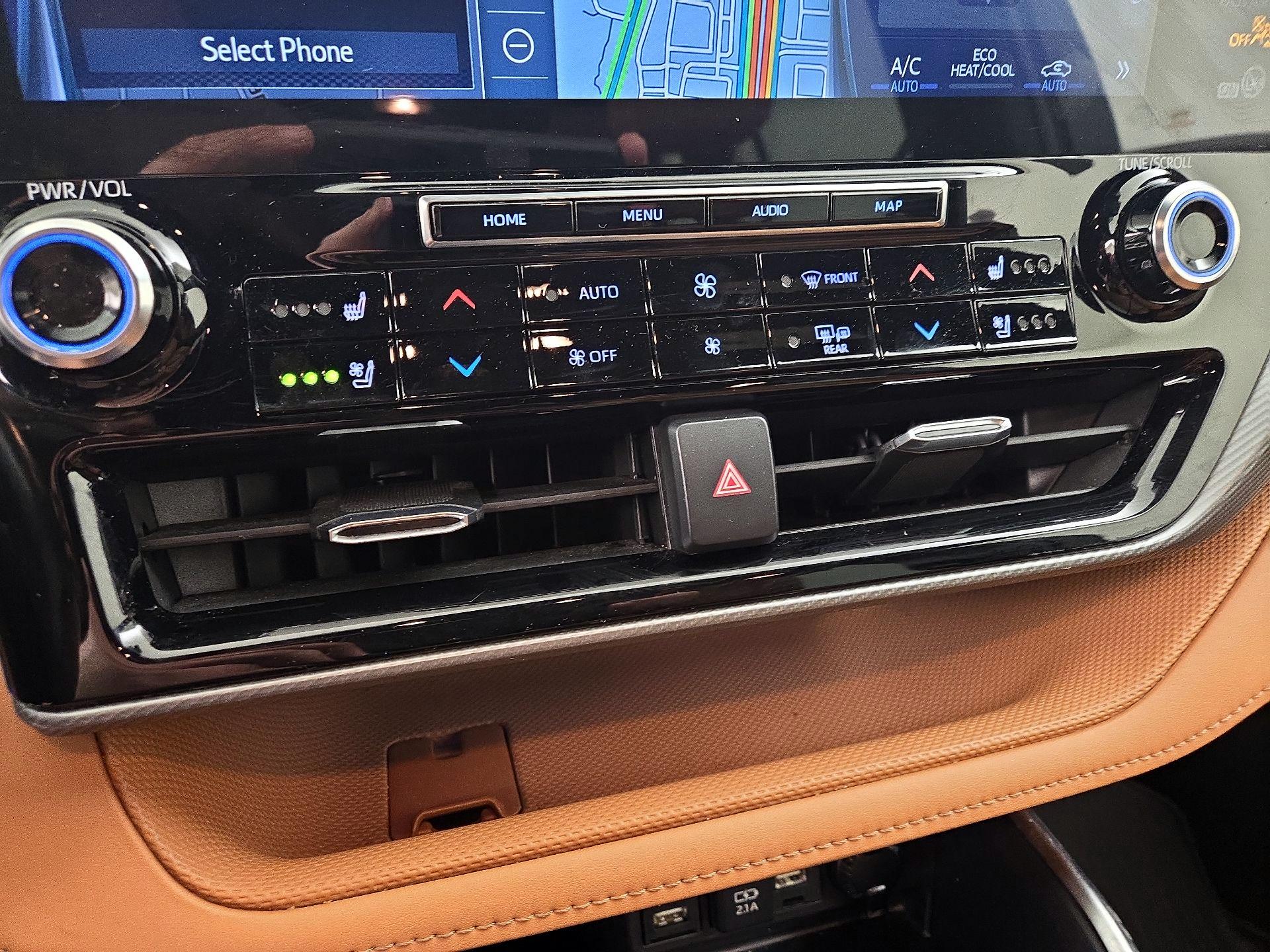 Thumbnail: 2020 Toyota Highlander - 17