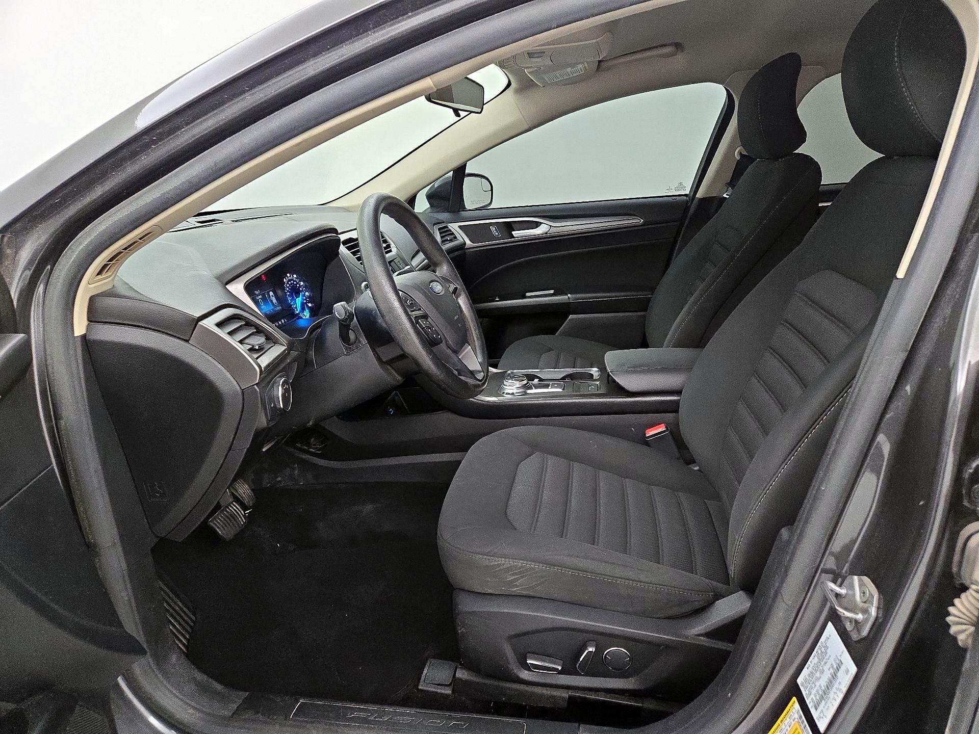 Thumbnail: 2017 Ford Fusion - 11