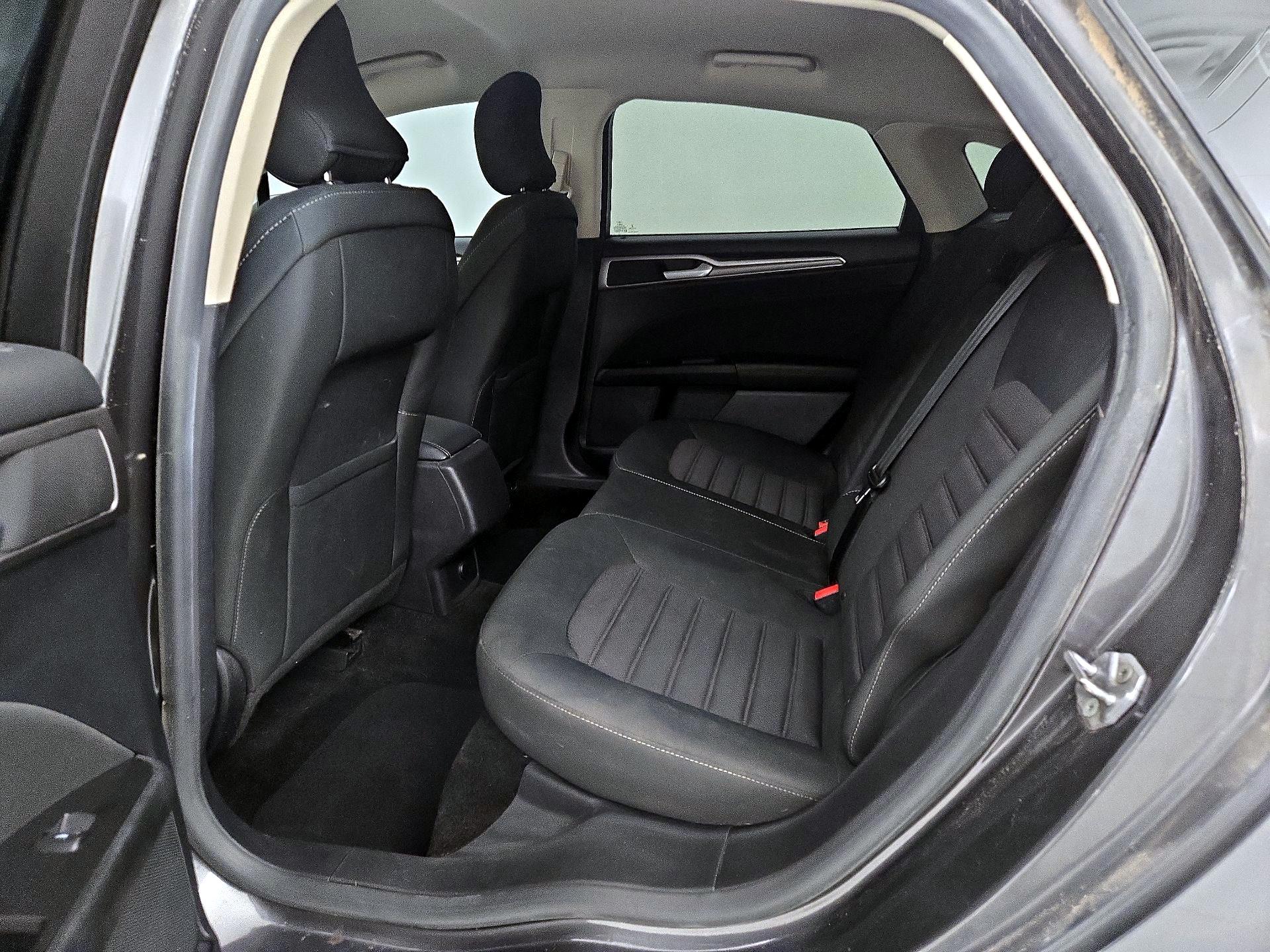 Thumbnail: 2017 Ford Fusion - 19