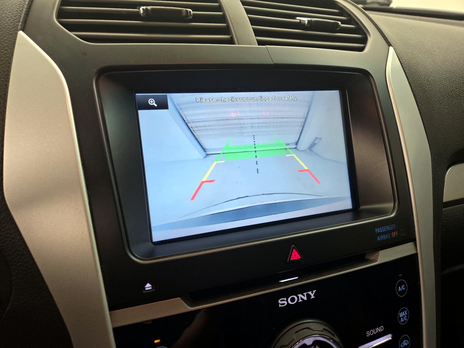 Thumbnail: 2015 Ford Explorer - 14