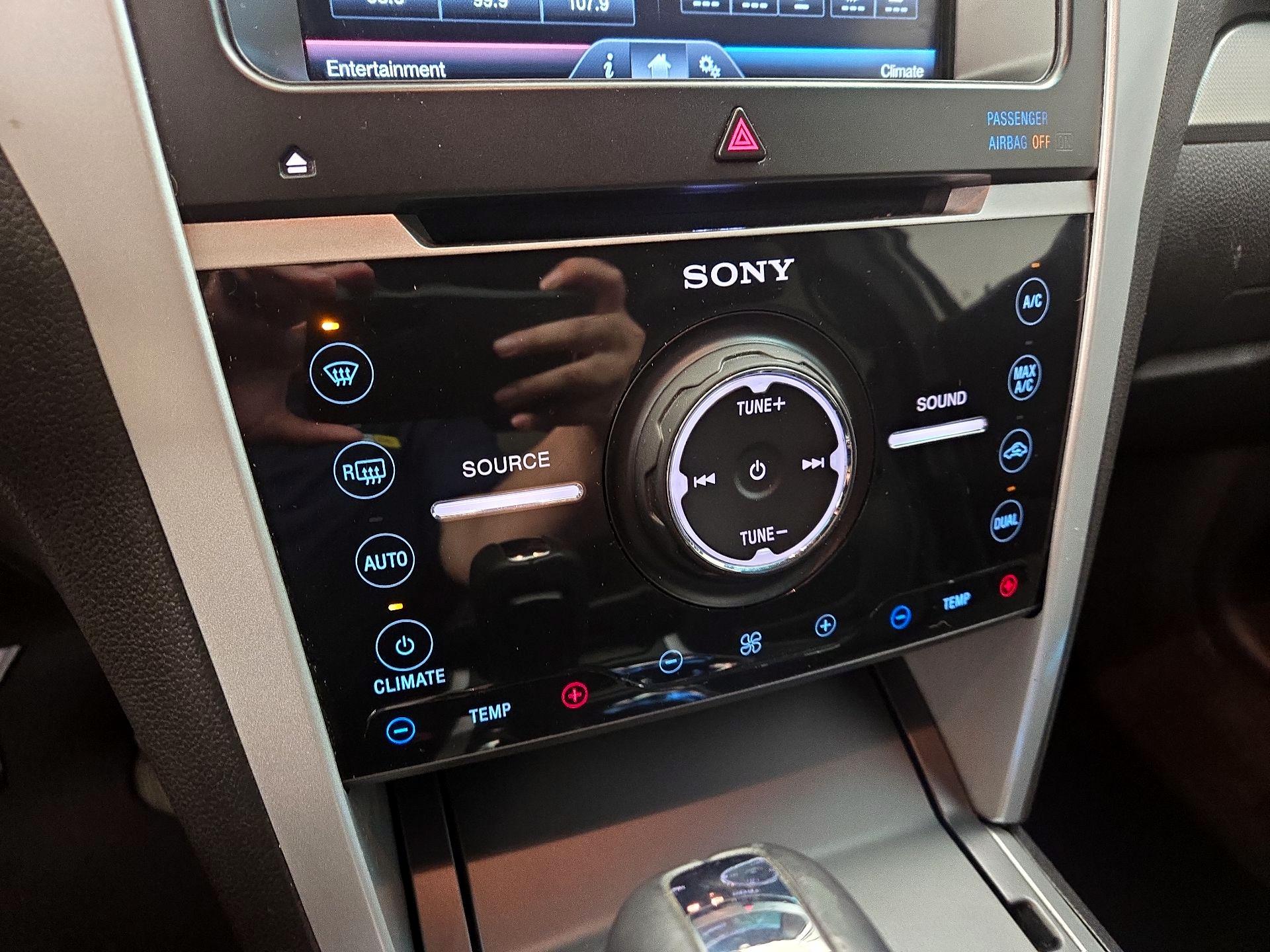 Thumbnail: 2015 Ford Explorer - 16