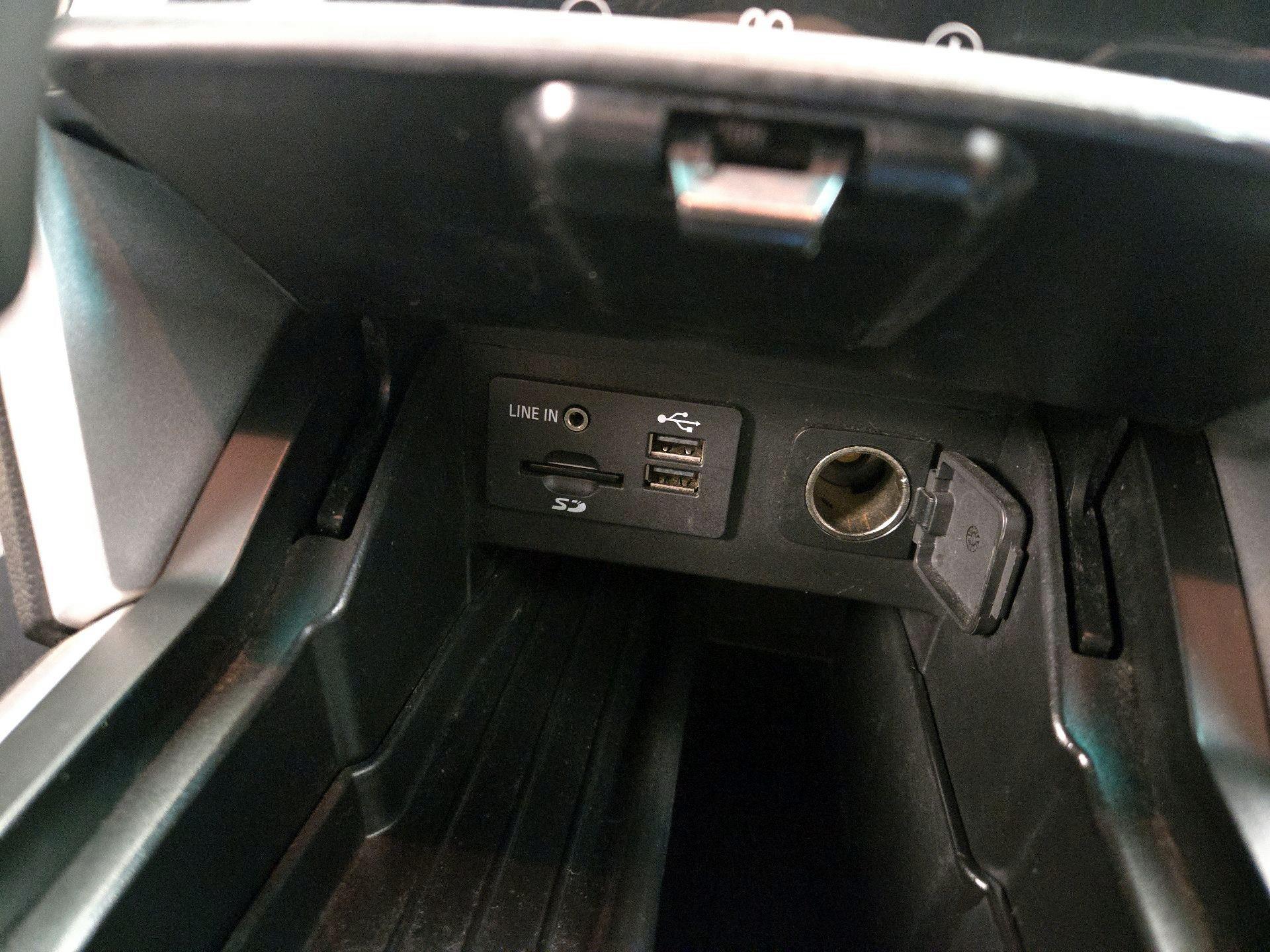 Thumbnail: 2015 Ford Explorer - 18