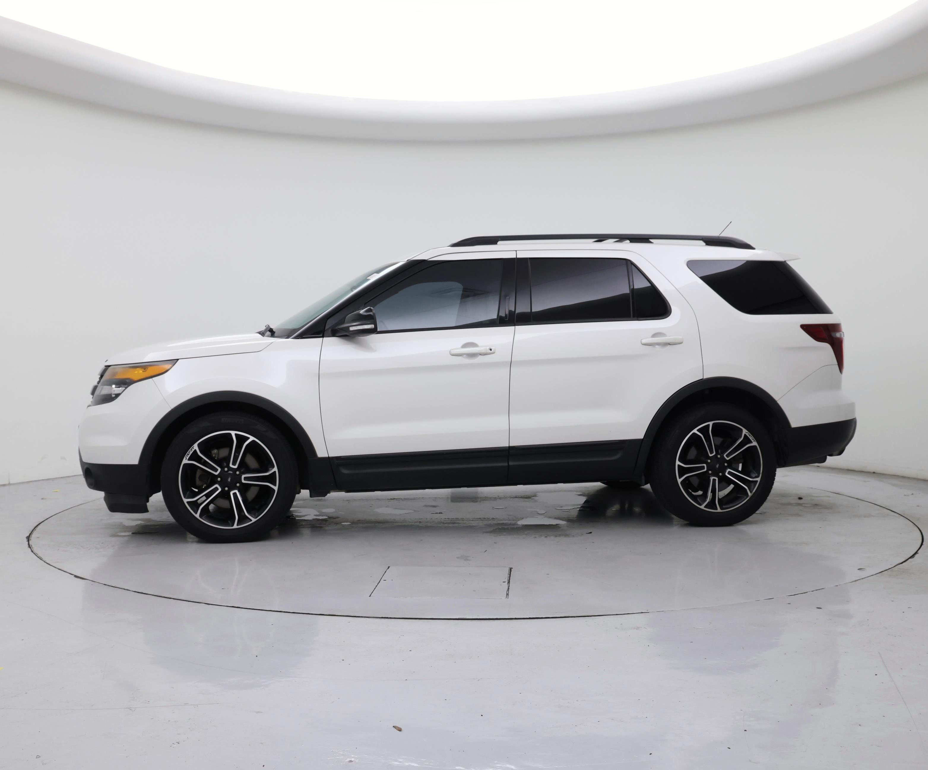 Thumbnail: 2015 Ford Explorer - 3