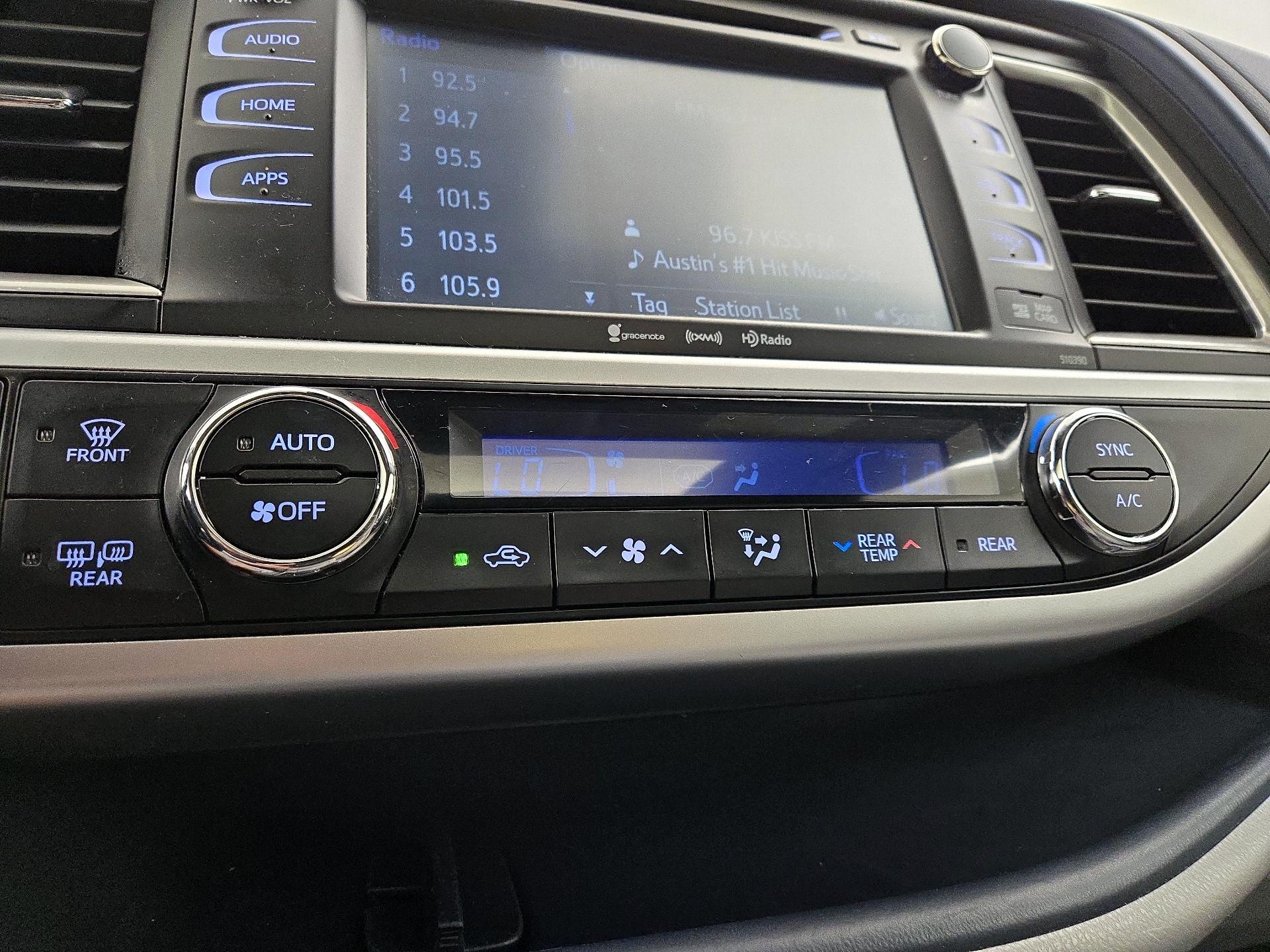 Thumbnail: 2019 Toyota Highlander - 17