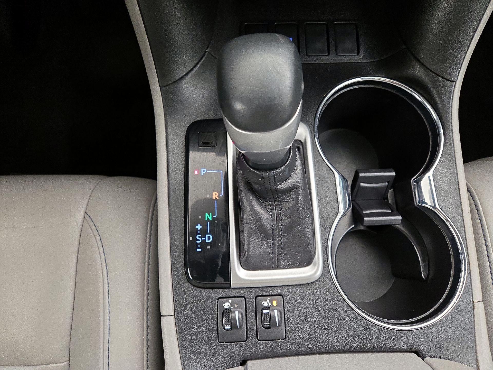 Thumbnail: 2019 Toyota Highlander - 18