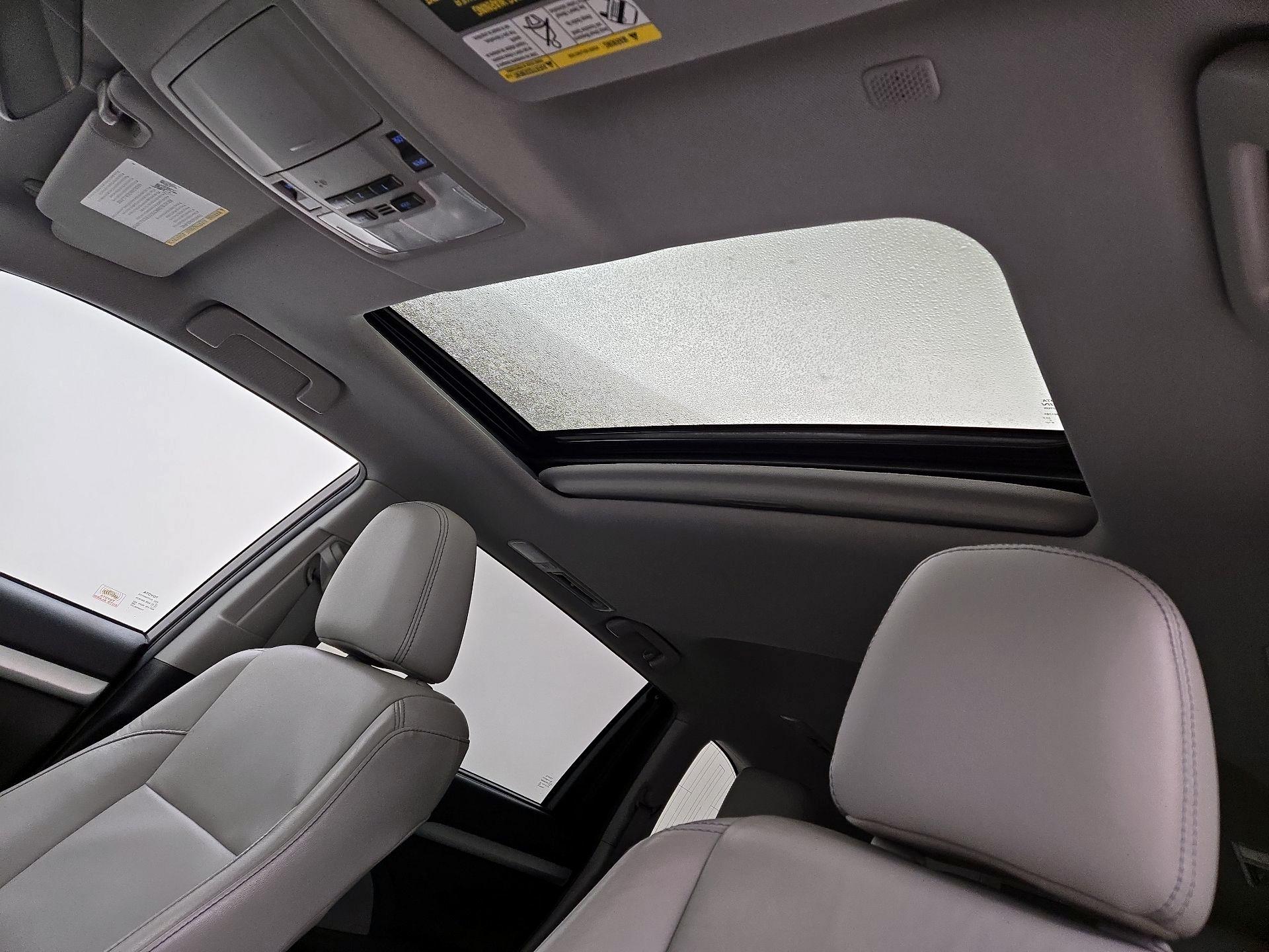 Thumbnail: 2019 Toyota Highlander - 20