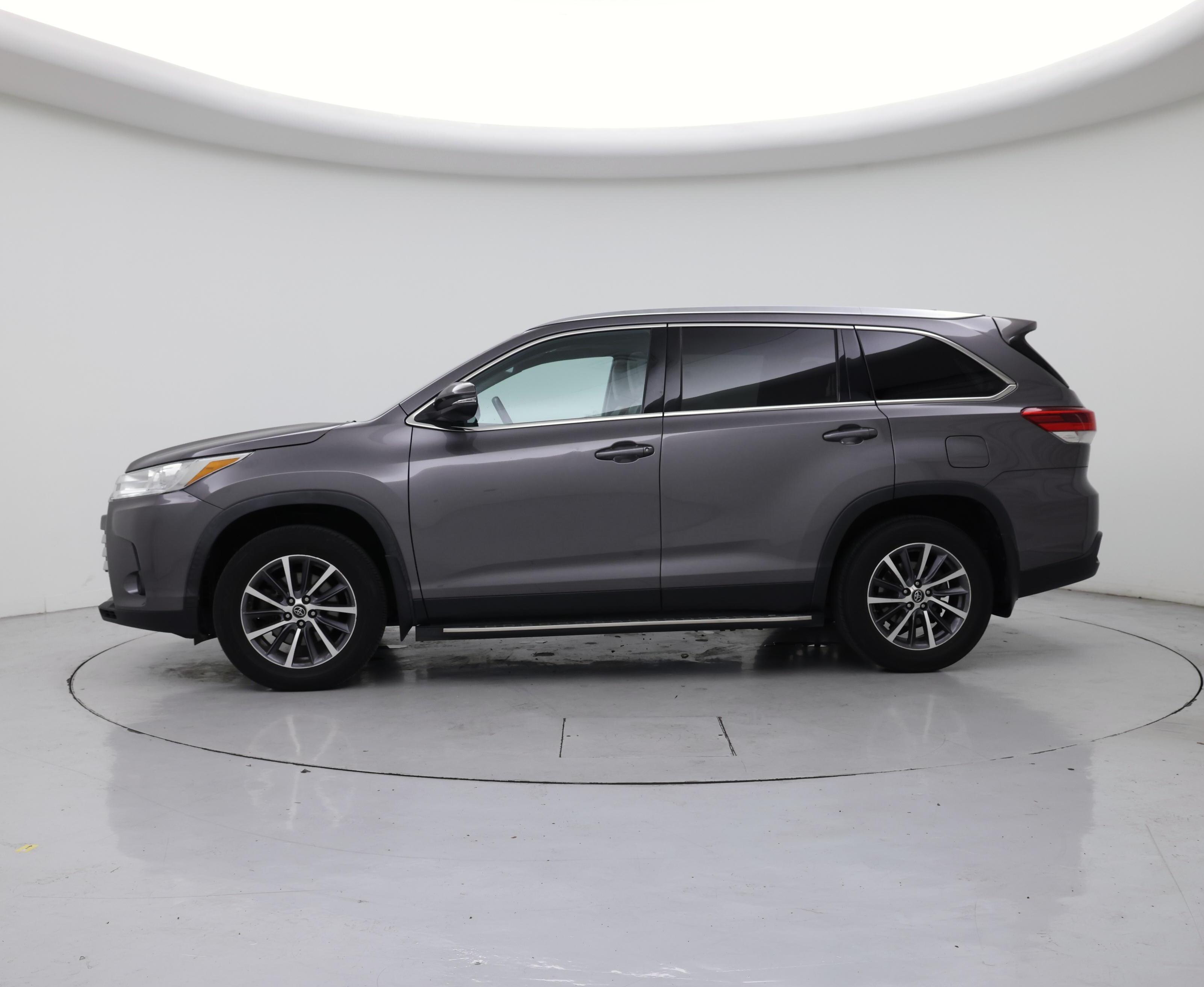 Thumbnail: 2019 Toyota Highlander - 3