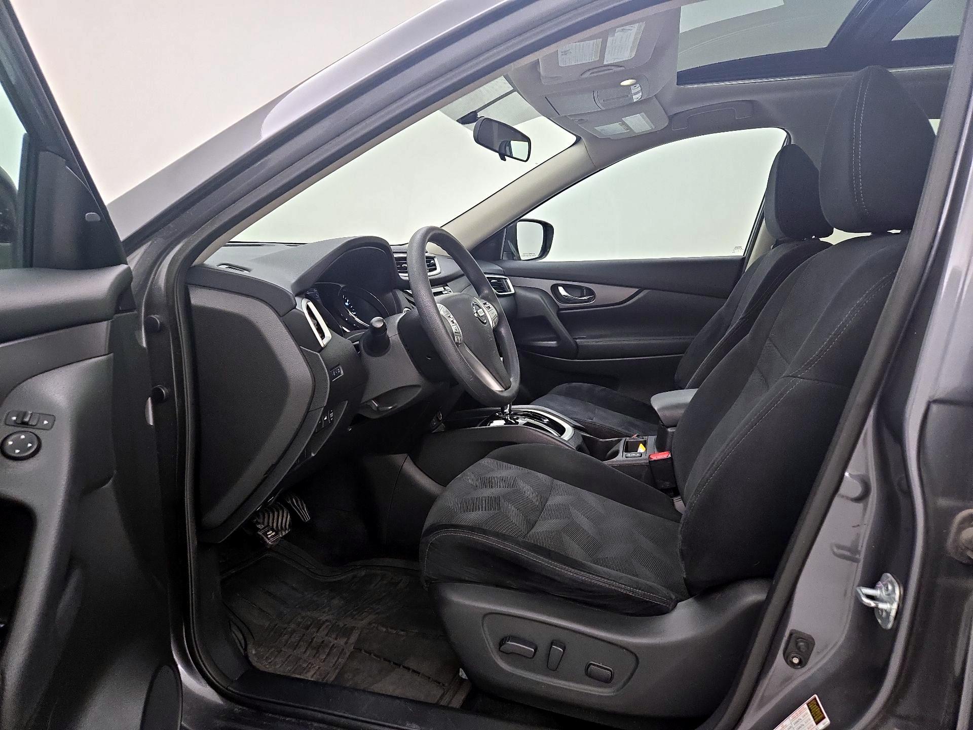 Thumbnail: 2016 Nissan Rogue - 11