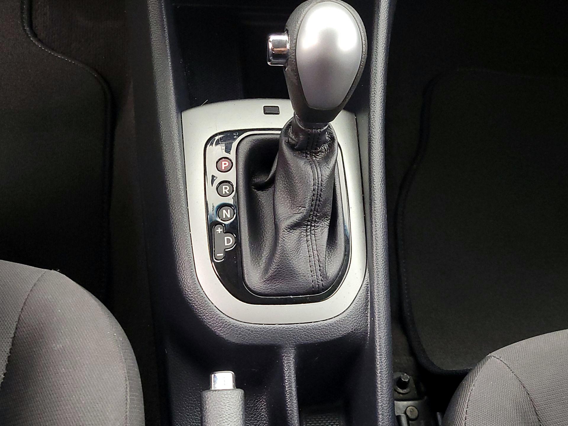 Thumbnail: 2017 Kia Rio5 - 16