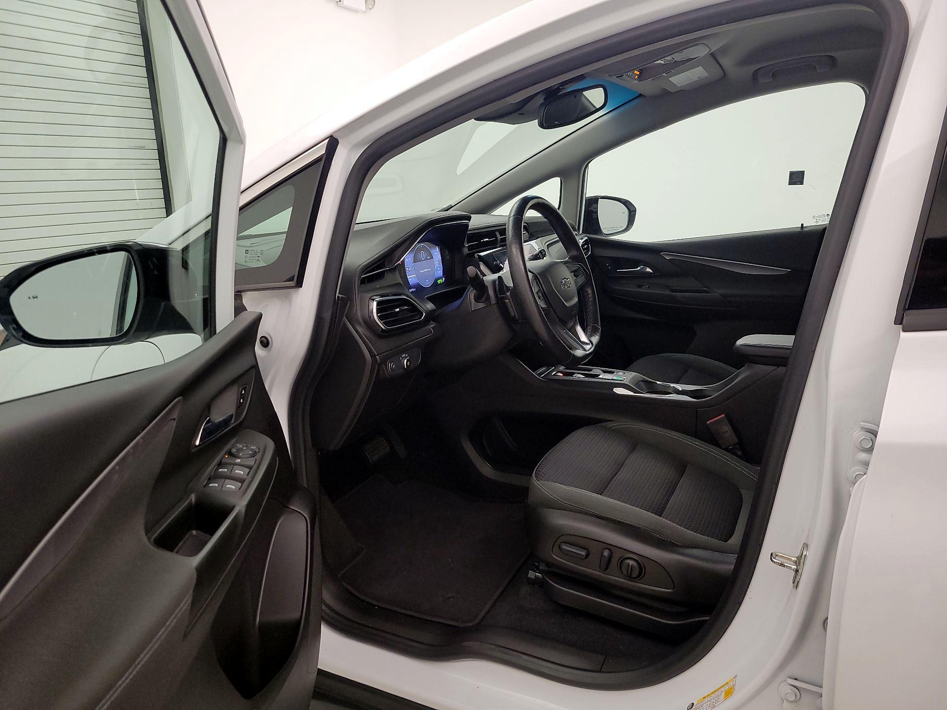 Thumbnail: 2022 Chevrolet Bolt EV - 11