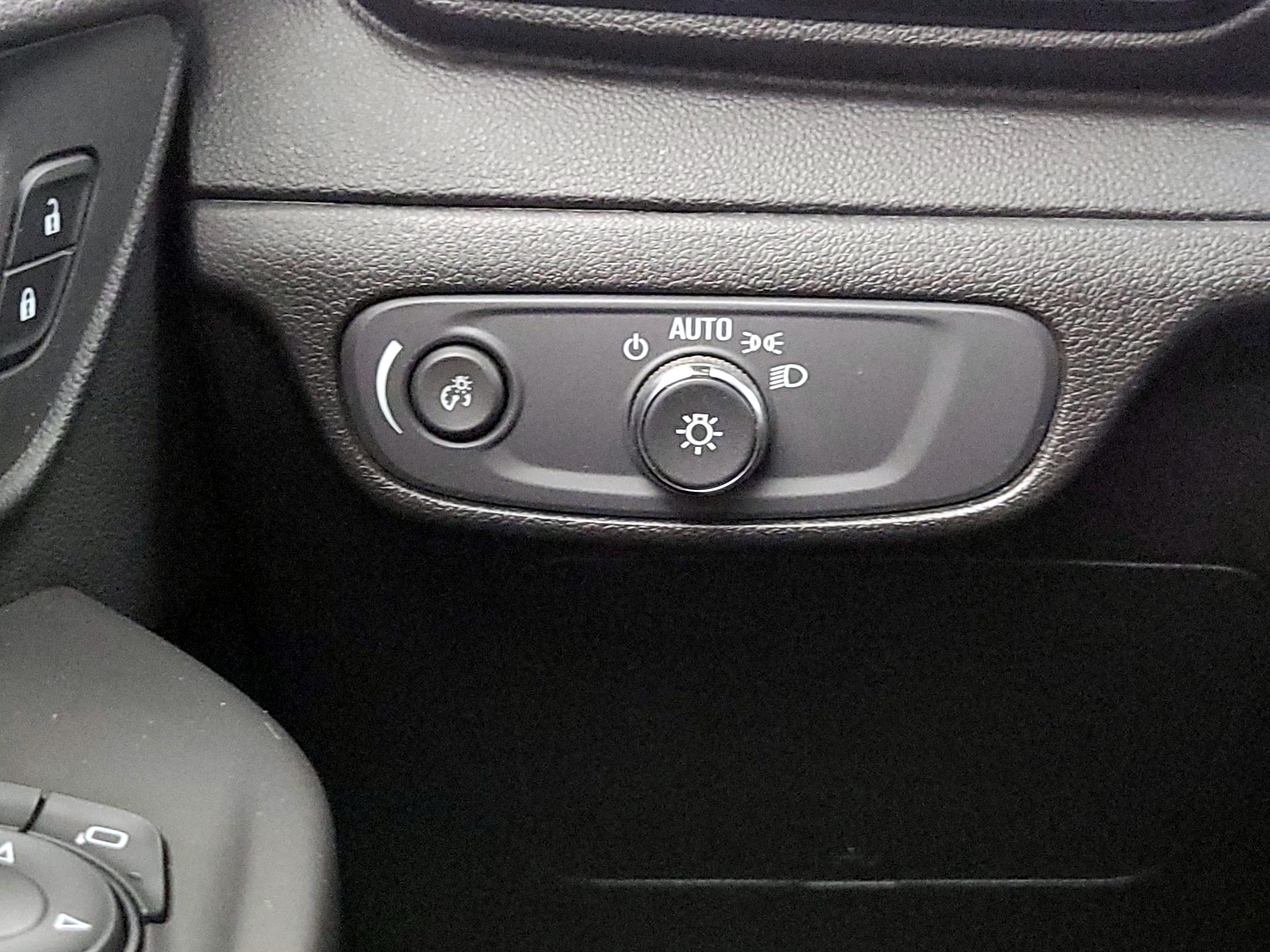 Thumbnail: 2022 Chevrolet Bolt EV - 13